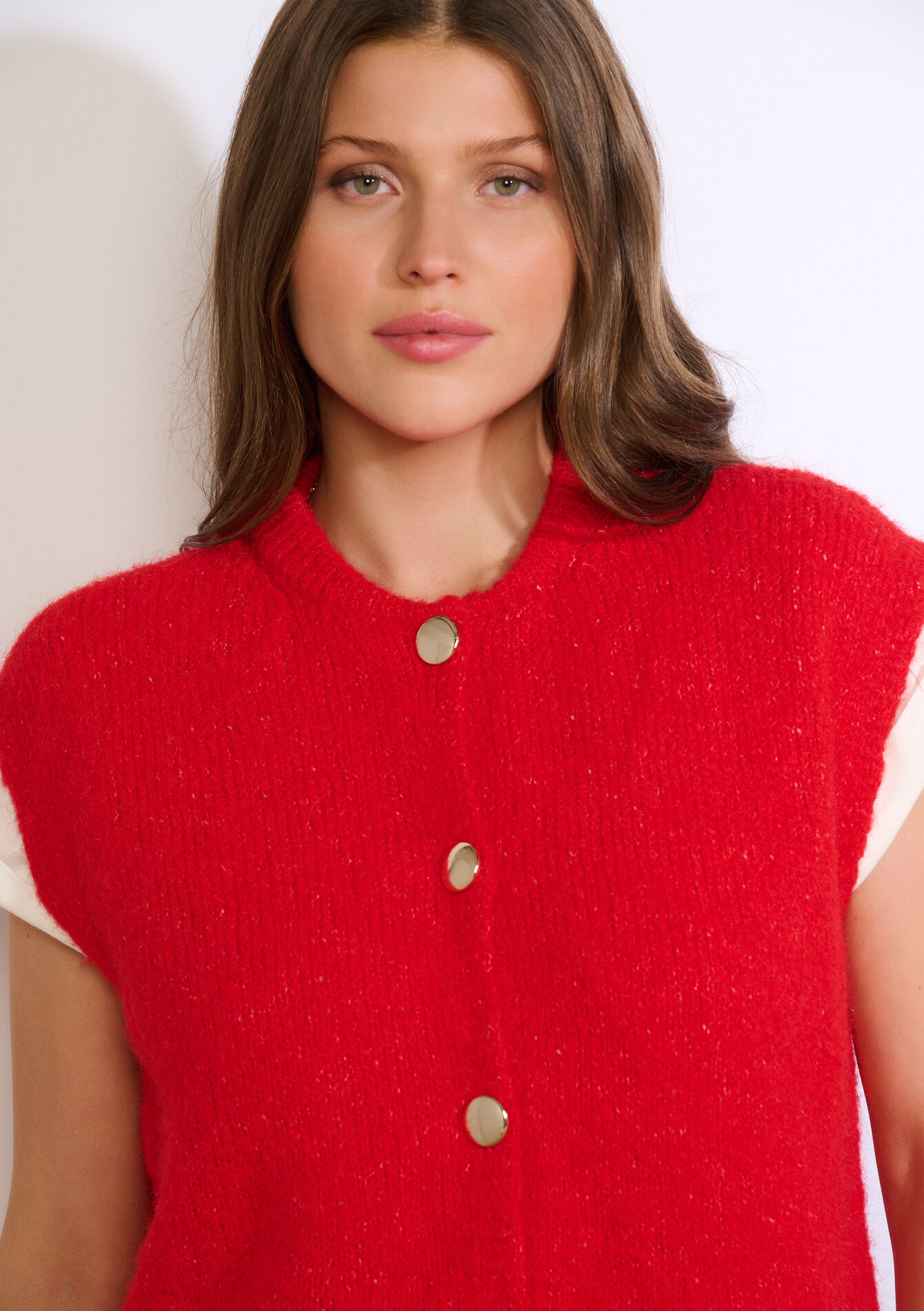 Sleeveless knit buttoned vest - RED LOLLIPOP - 04101442_5301