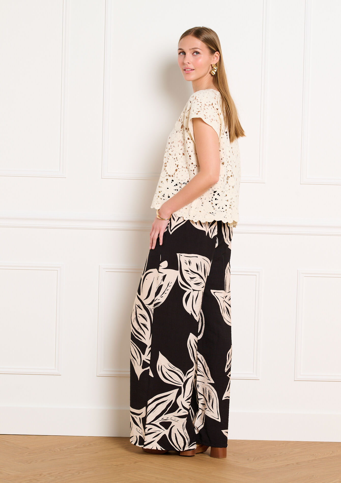 Wijde vloeiende broek met print - BLACK - 06601151_1119