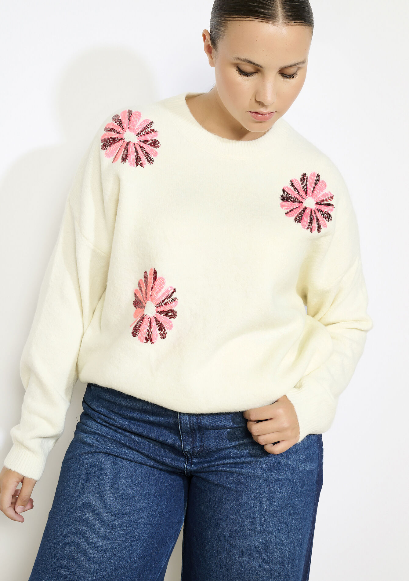 Zachte trui met bloemen - VANILLA WHITE - 04007035_1013