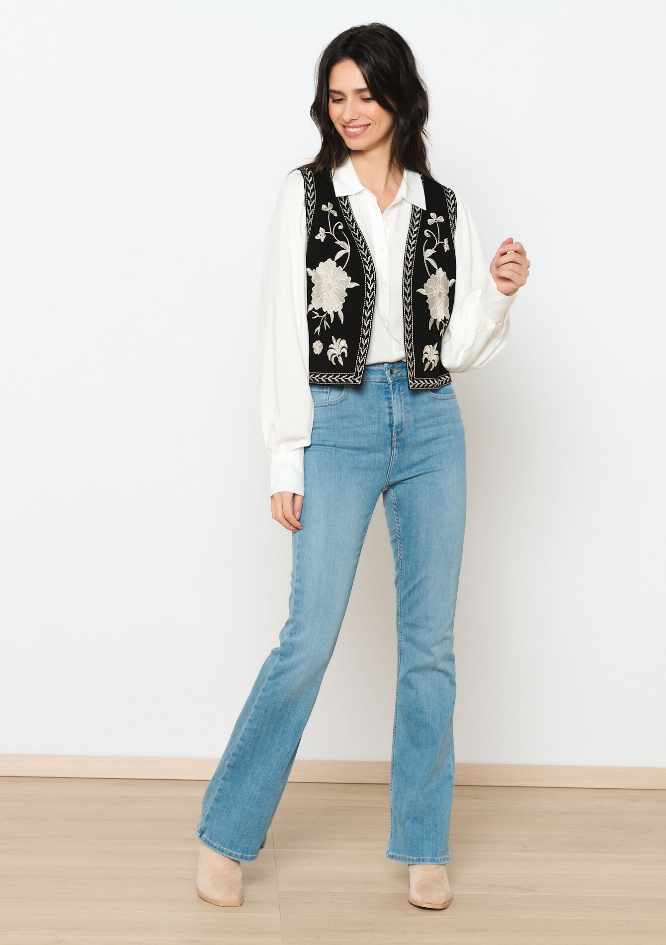 Mouwloos geborduurd jasje, Mouwloos geborduurd jasje - BLACK - 09100910_1119