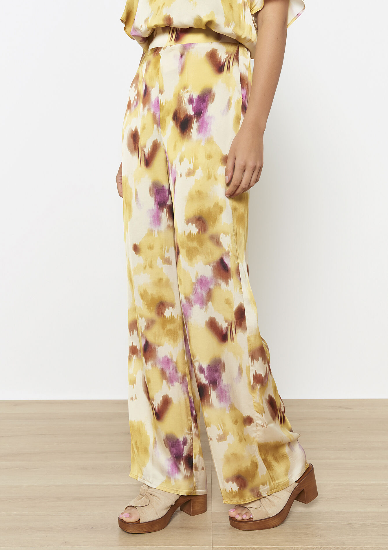 Pantalon large en viscose - YELLOW PASTEL - 06600993_5004