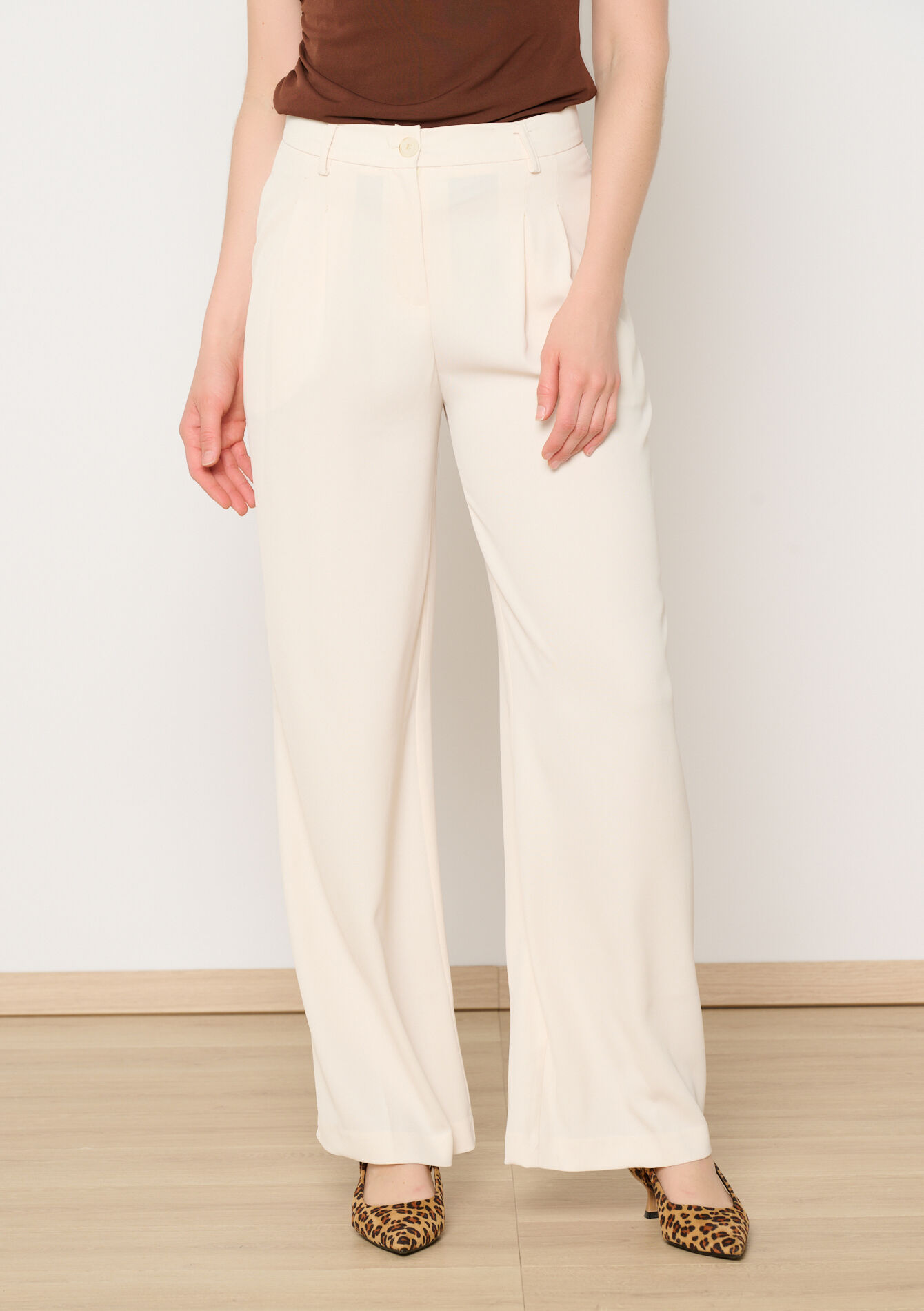 High-waist vloeiende broek, High-waist vloeiende broek - VANILLA WHITE - 06100711_1013