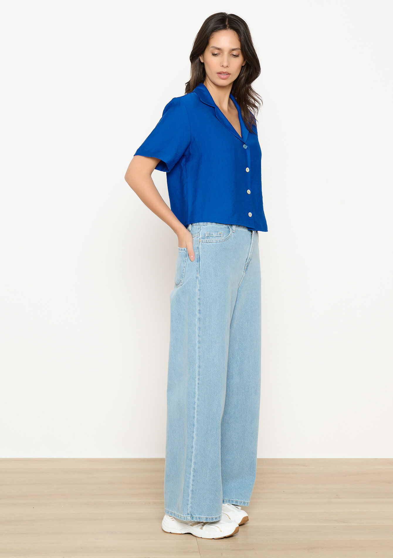 Korte blouse met knopen, Korte blouse met knopen - ELECTRIC BLUE - 05702800_1619