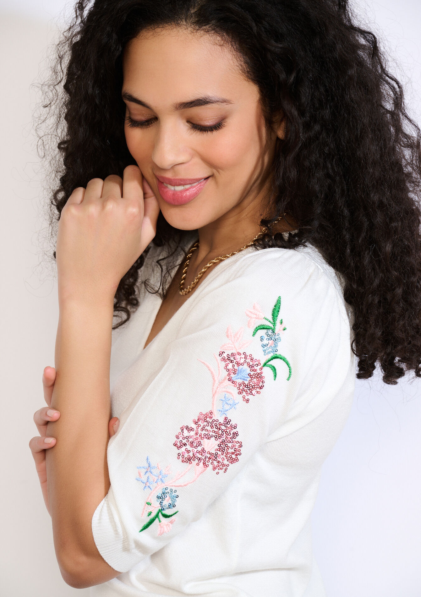 Trui met geborduurde bloemen - OFFWHITE - 04007221_1001