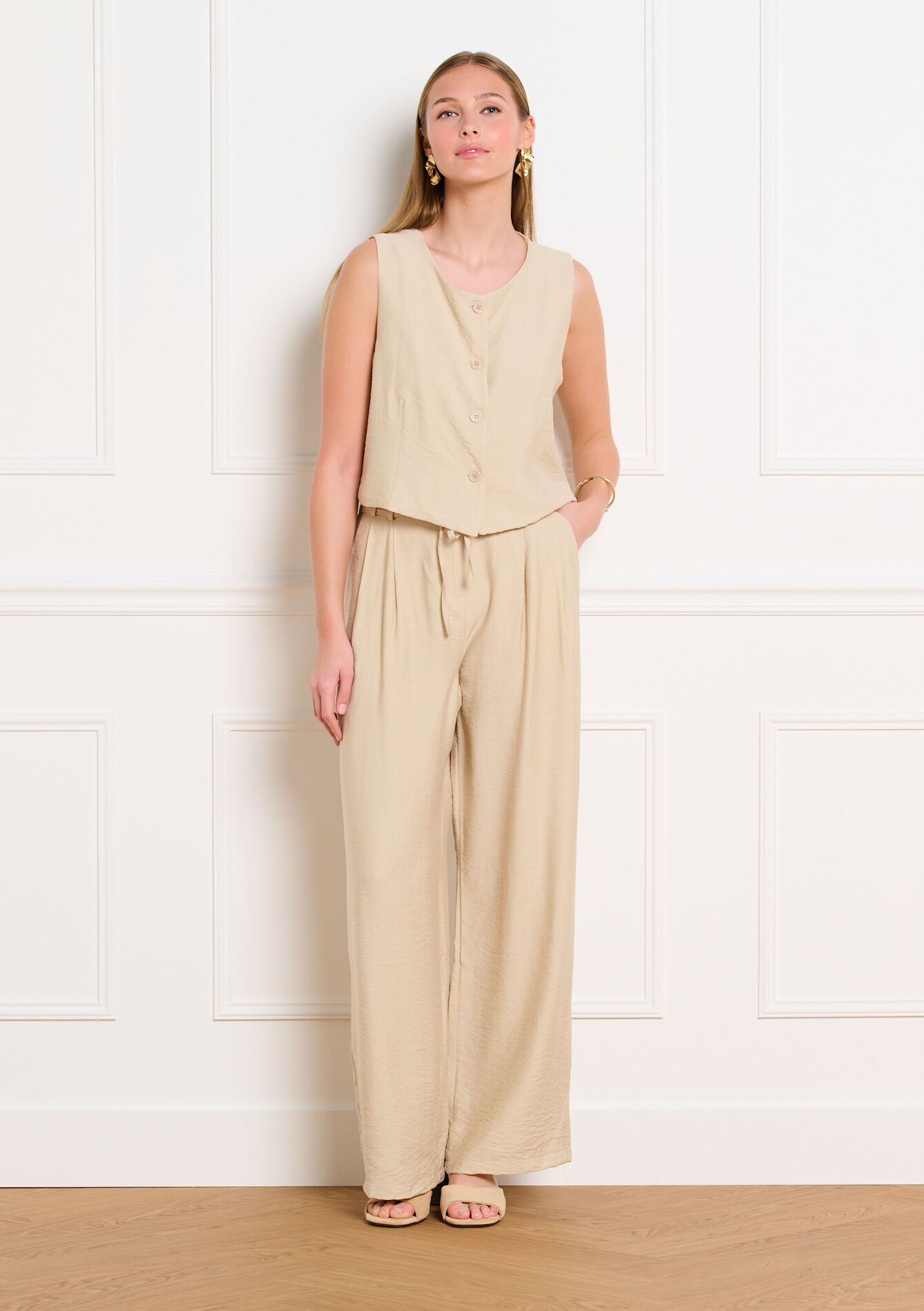 Sleeveless buttoned vest - LT BEIGE - 05003698_2527