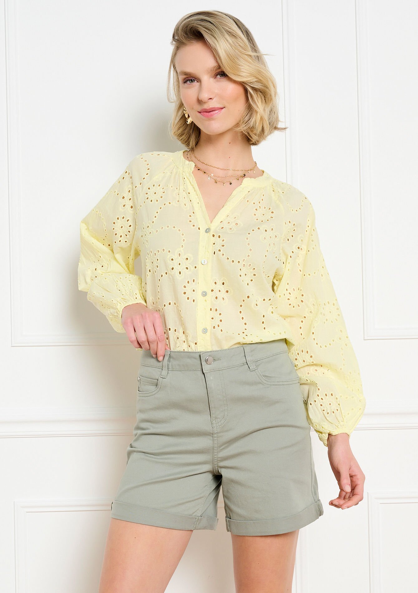 High-waist short, , back