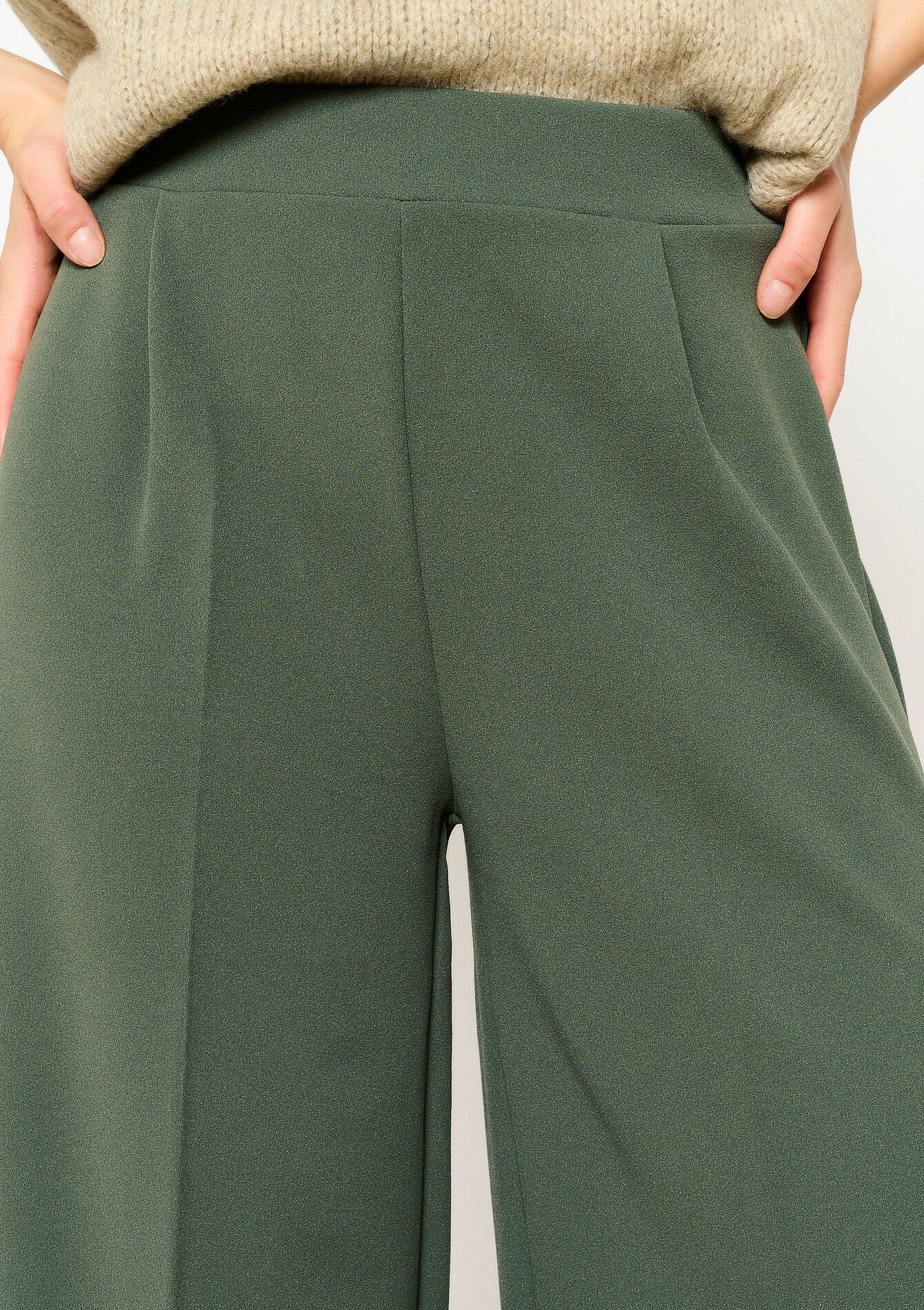 Losse broek met bandplooi - KHAKI MED - 06600945_4327