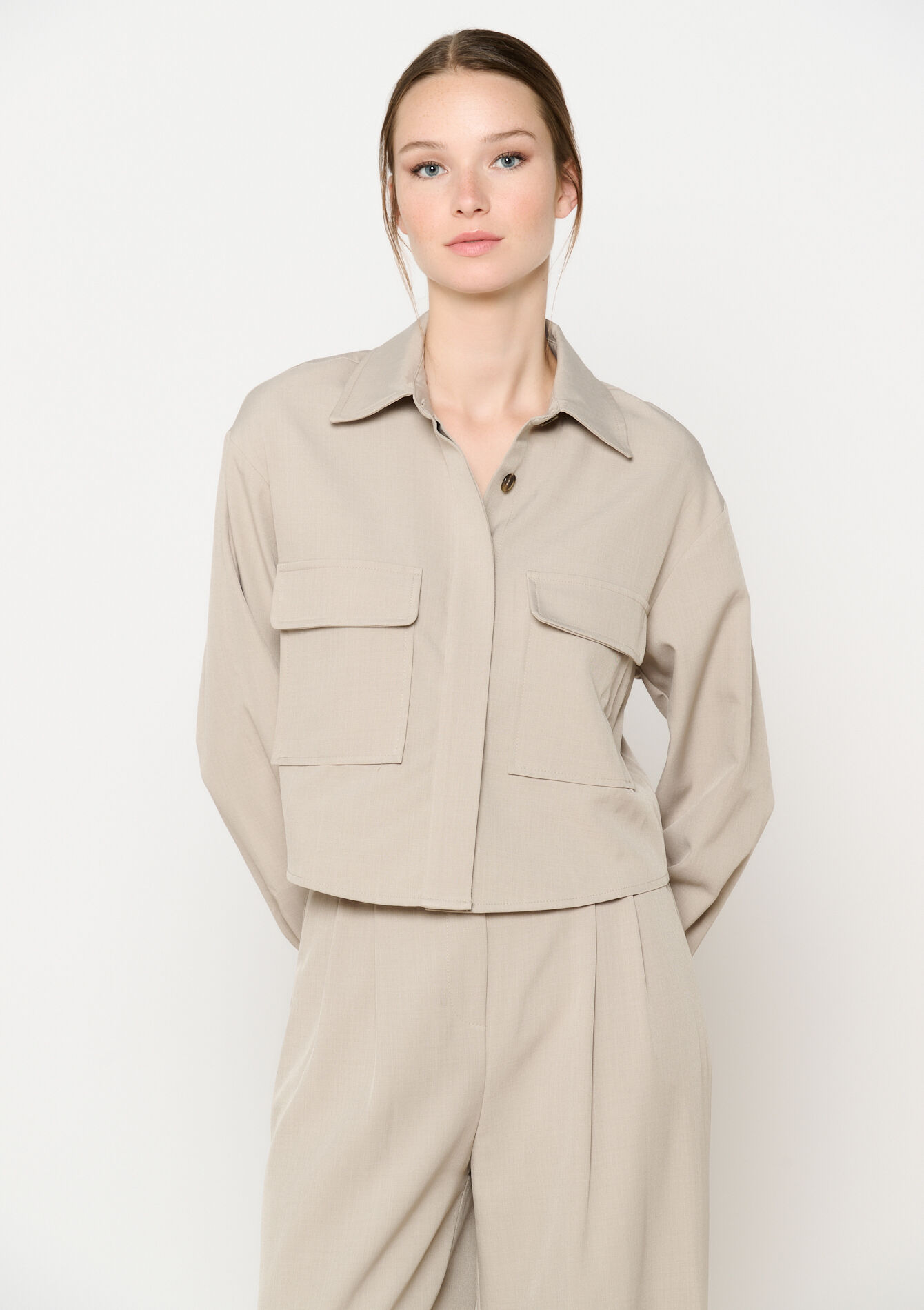 Chemise courte avec poches - BEIGE SAND - 05702633_1940
