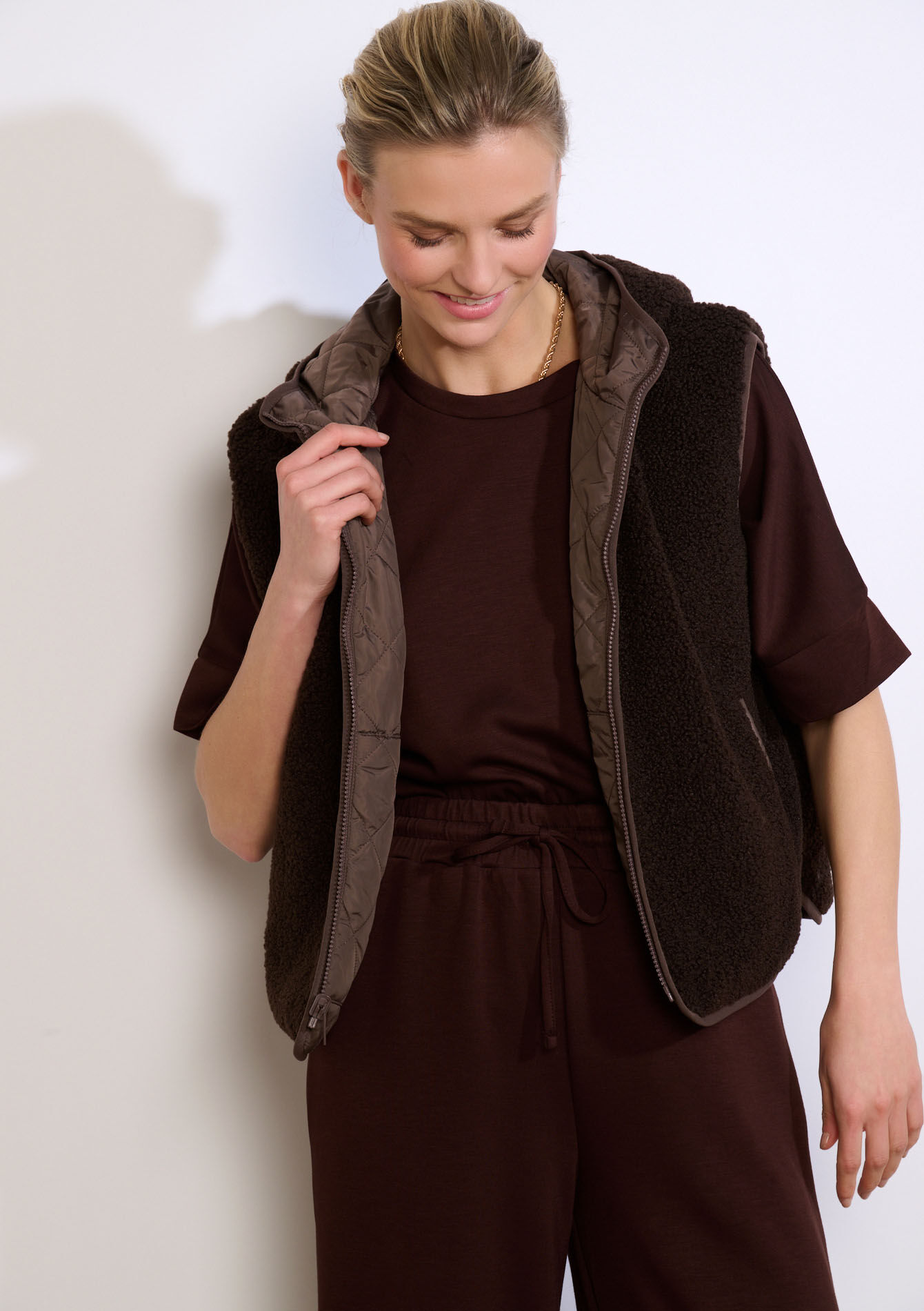 Reversible hooded vest - BROWN DARK CHOCOLATE - 15100413_3720