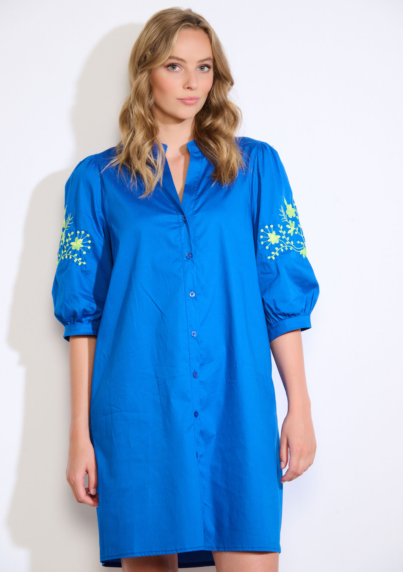 Geborduurde overhemdjurk, Geborduurde overhemdjurk - ELECTRIC BLUE - 08104291_1619