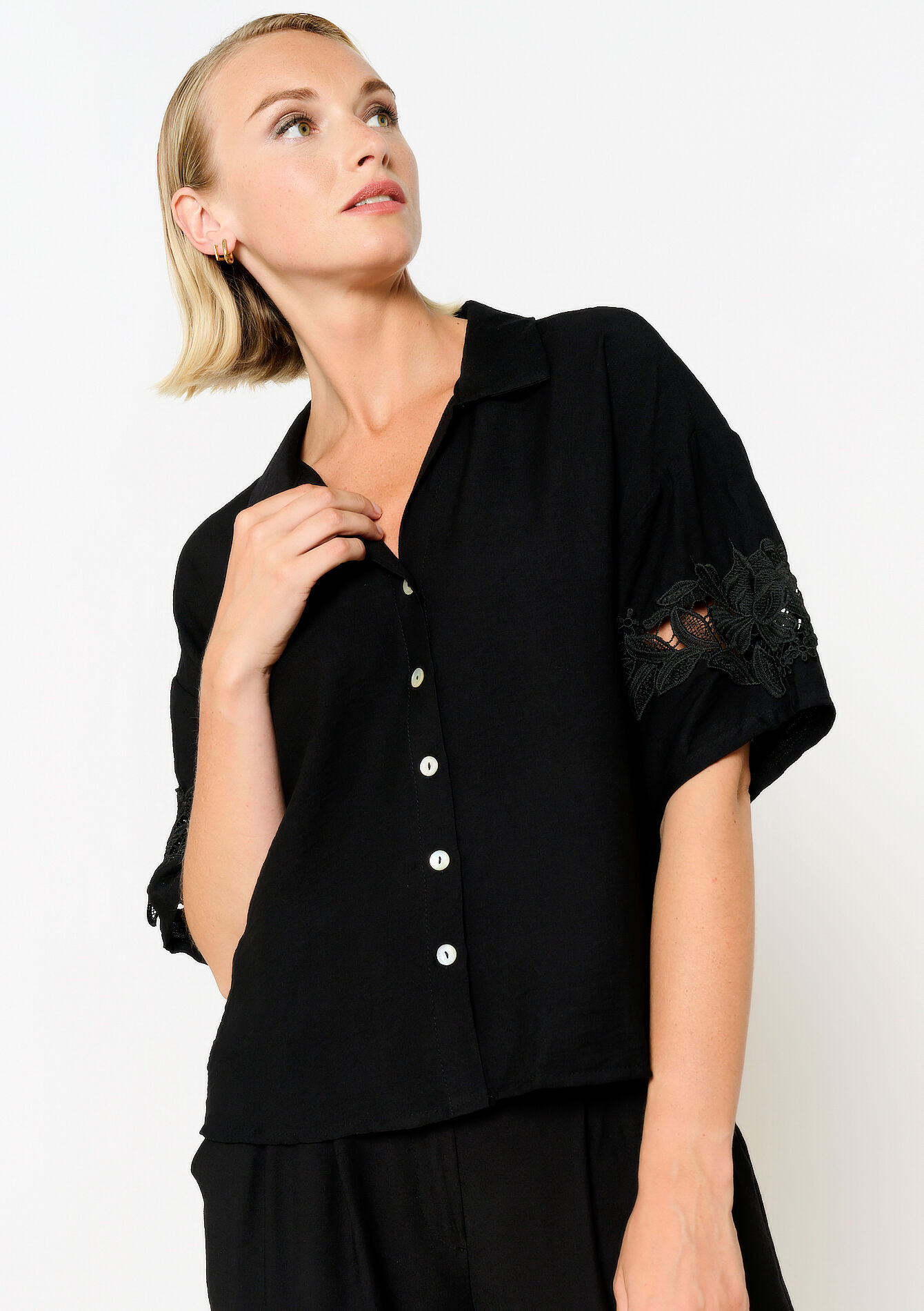 Shirt with macramé - BLACK - 05702626