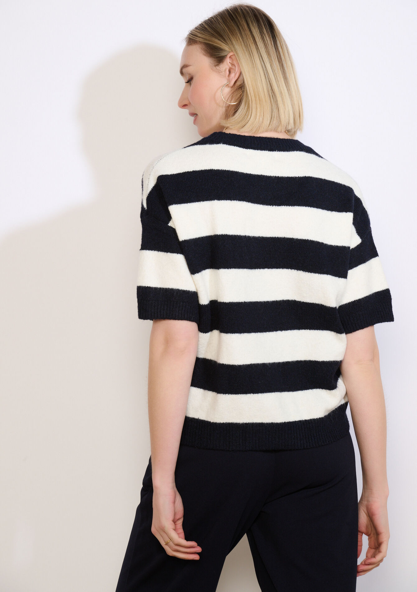 Striped sweater with slogan - NAVY BASIC - 04007172