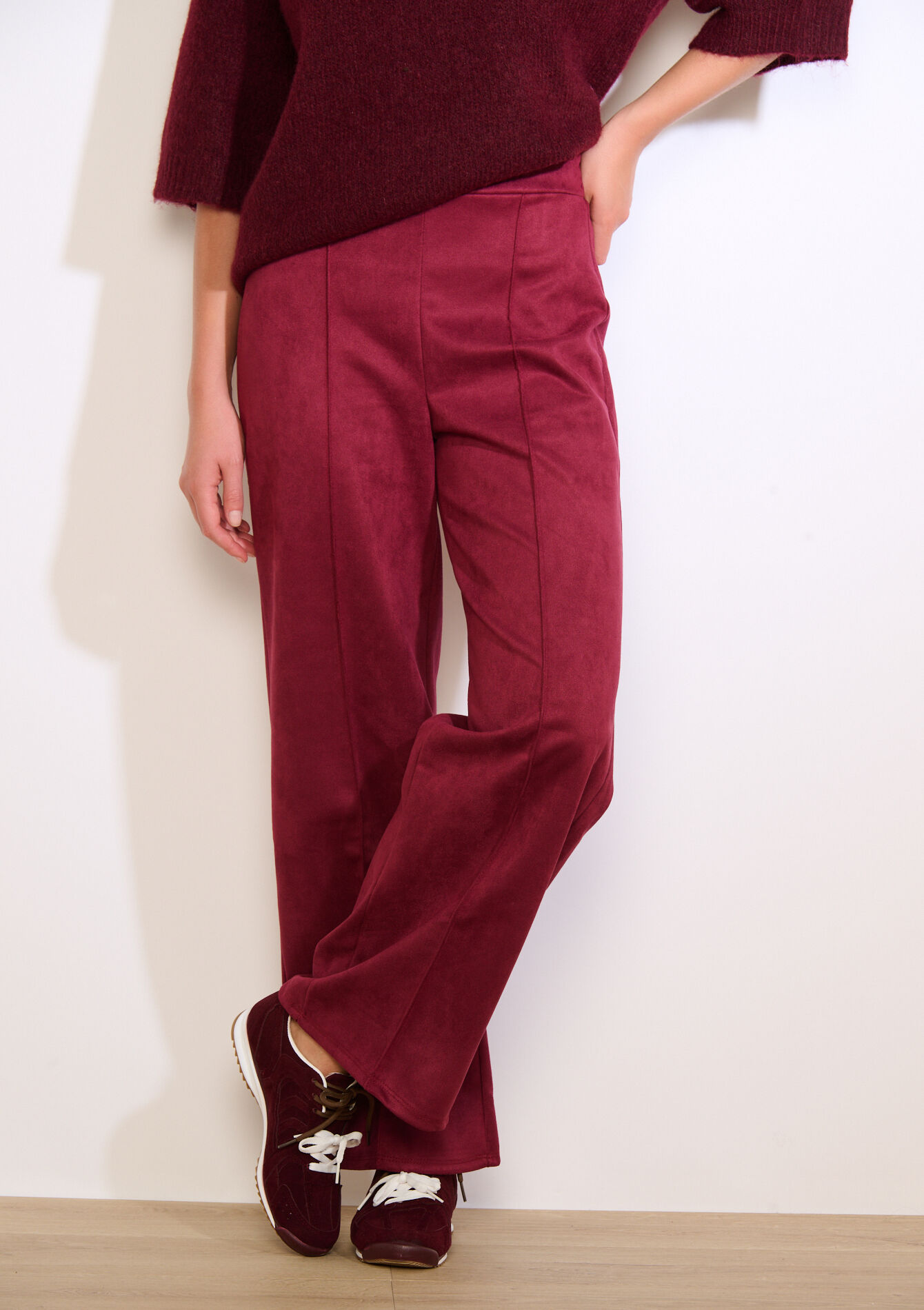 Suèdelook broek met wijde pijp, Suèdelook broek met wijde pijp - AUBERGINE - 06601080_1537