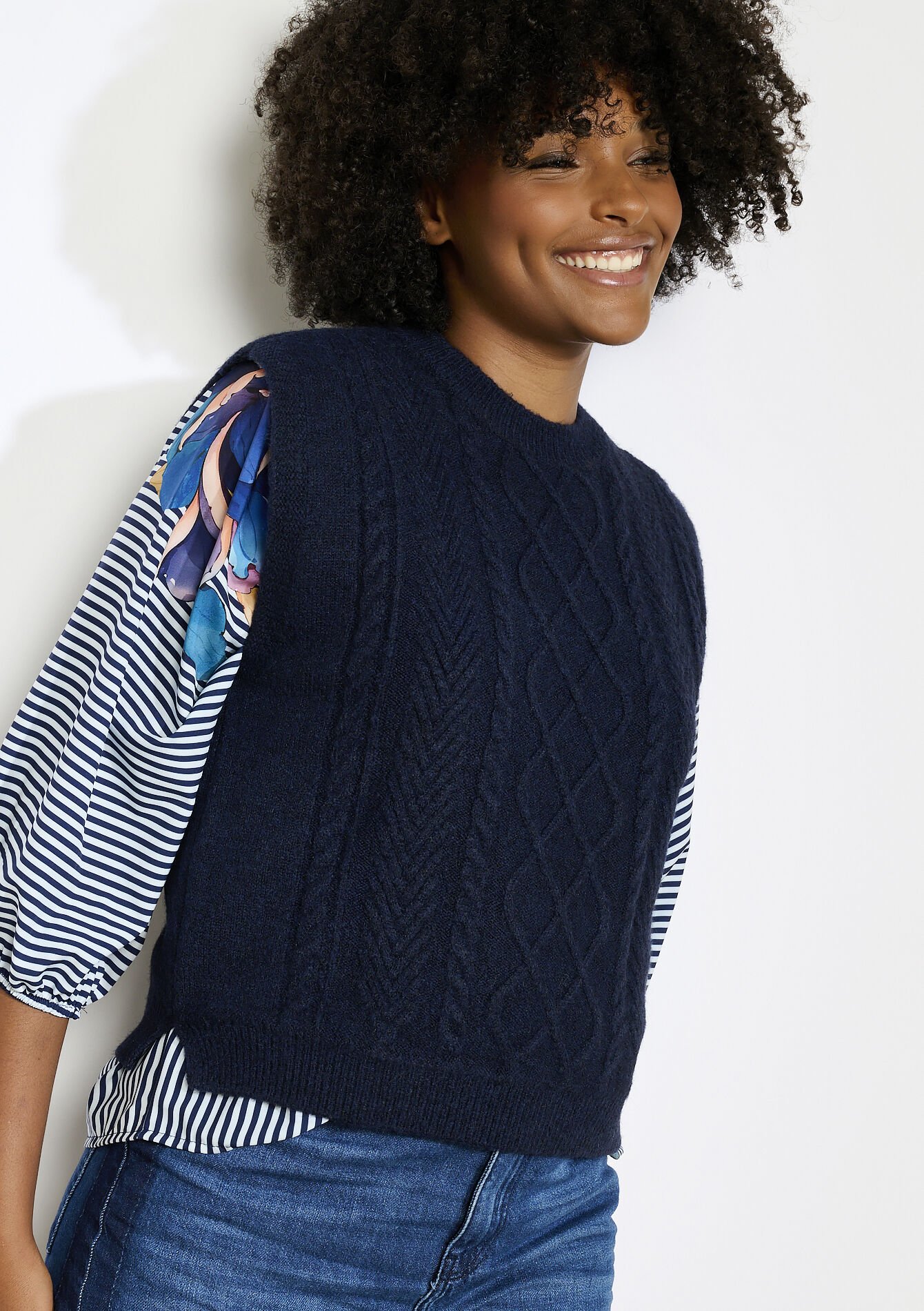 Mouwloze kabelgebreide trui, Mouwloze kabelgebreide trui - NAVY BASIC - 04006931_2723