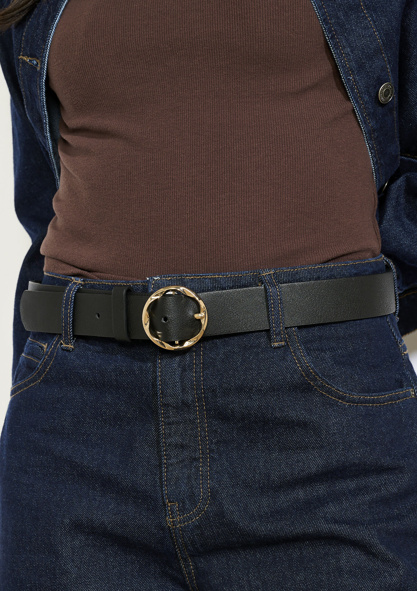 Shiny textured belt with round buckle - BLACK - 14001947_1119