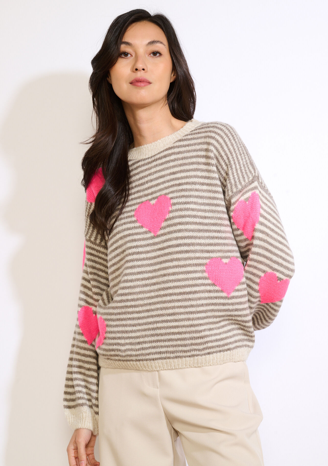 Gestreepte trui met hartjes - LT BEIGE - 04007107_2527