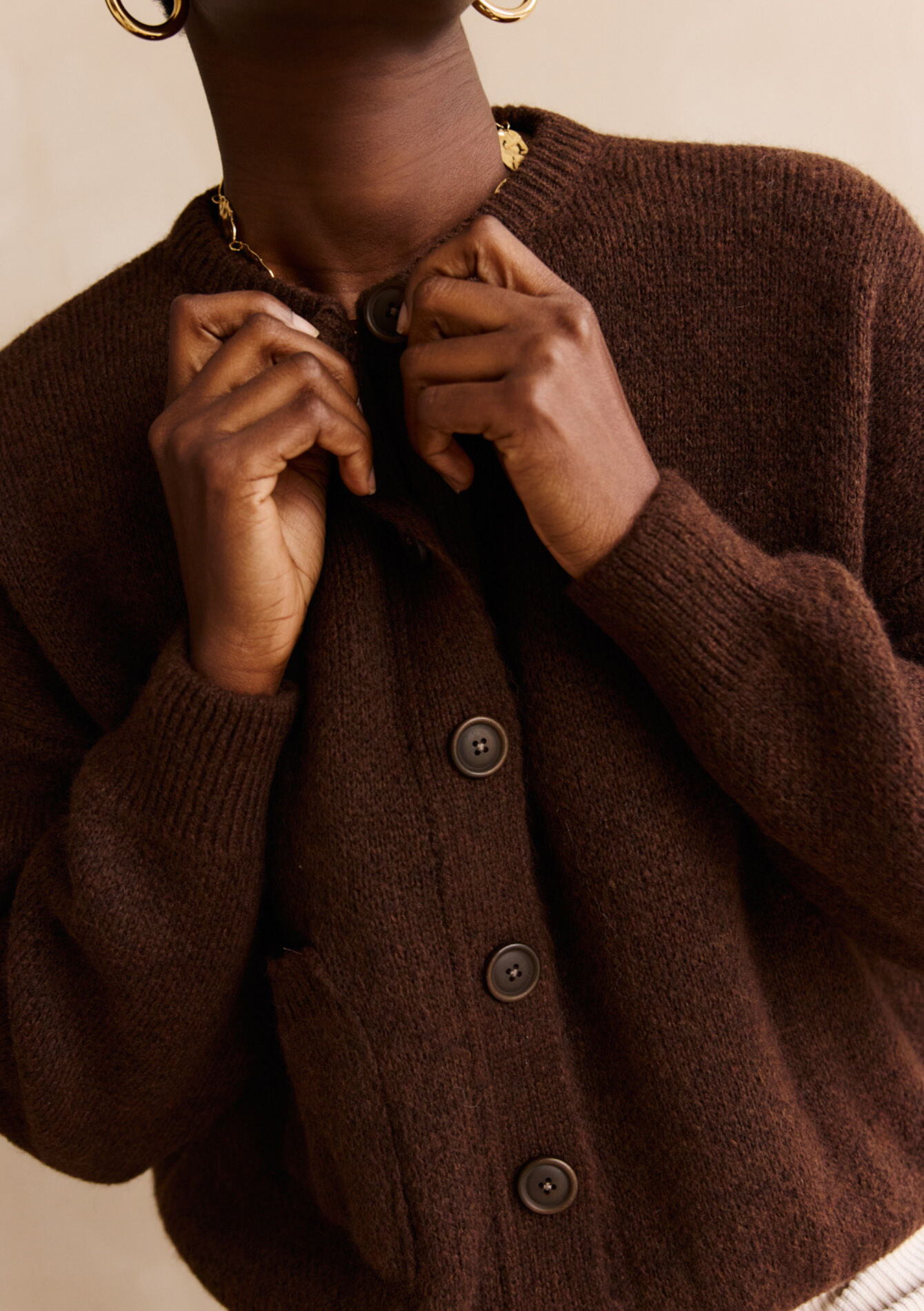 Gebreide cardigan met knopen, Gebreide cardigan met knopen - BROWN DARK CHOCOLATE - 04101401_3720