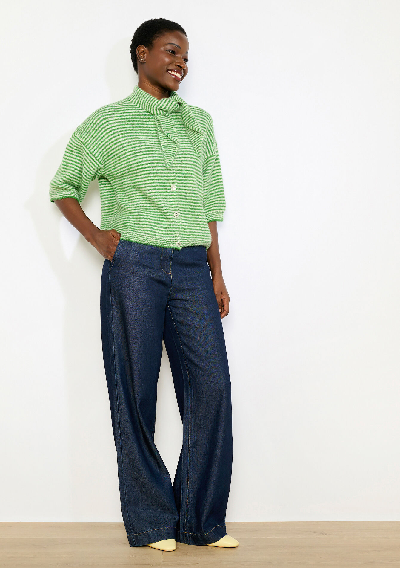 Gestreept vest met strikkraag - GREEN MOSS - 04101450_4504