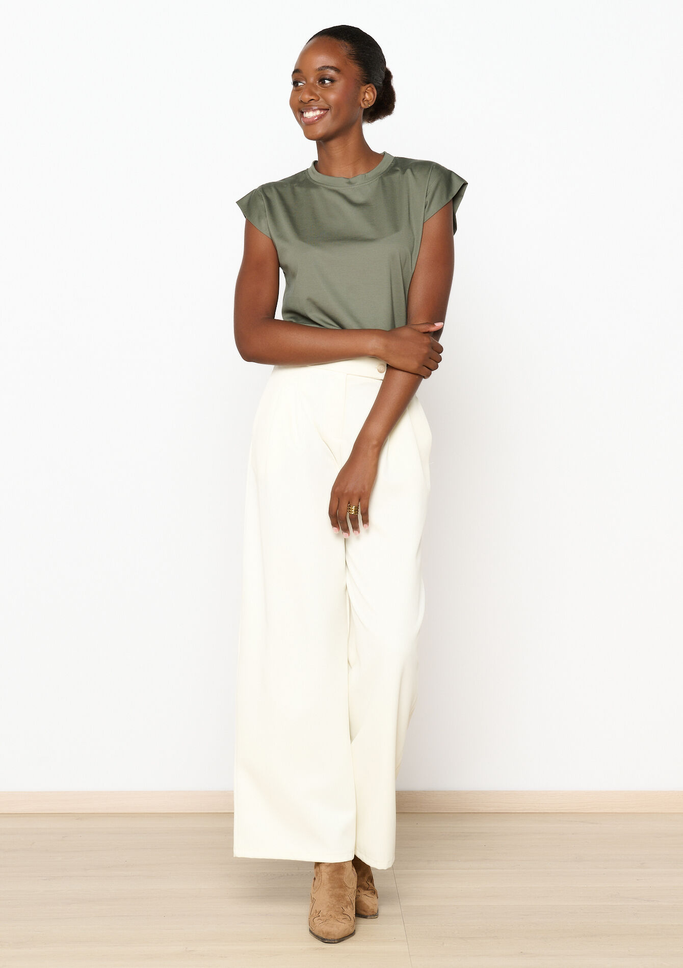 Short-sleeved T-shirt - KHAKI - 02301683_433