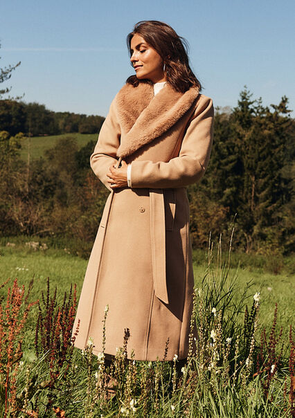 Long coat with faux fur collar - CAMEL - 23000613_950