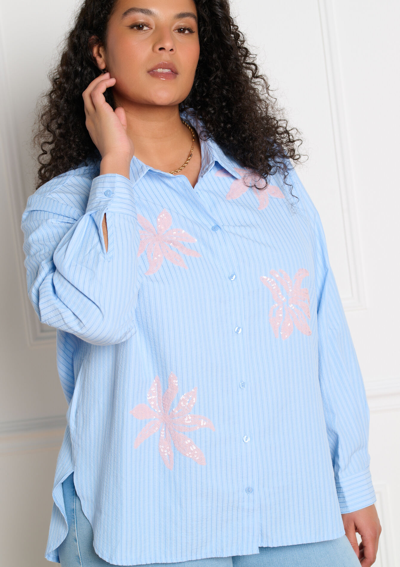 Shirt met pailletten - BLUE PASTEL - 05703036_3003