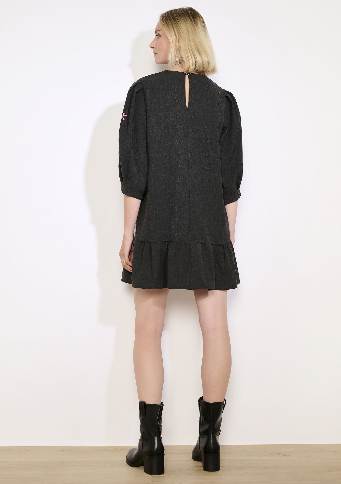 Robe à volants brodée, Robe à volants brodée - DK GREY MEL - 08104391_1083