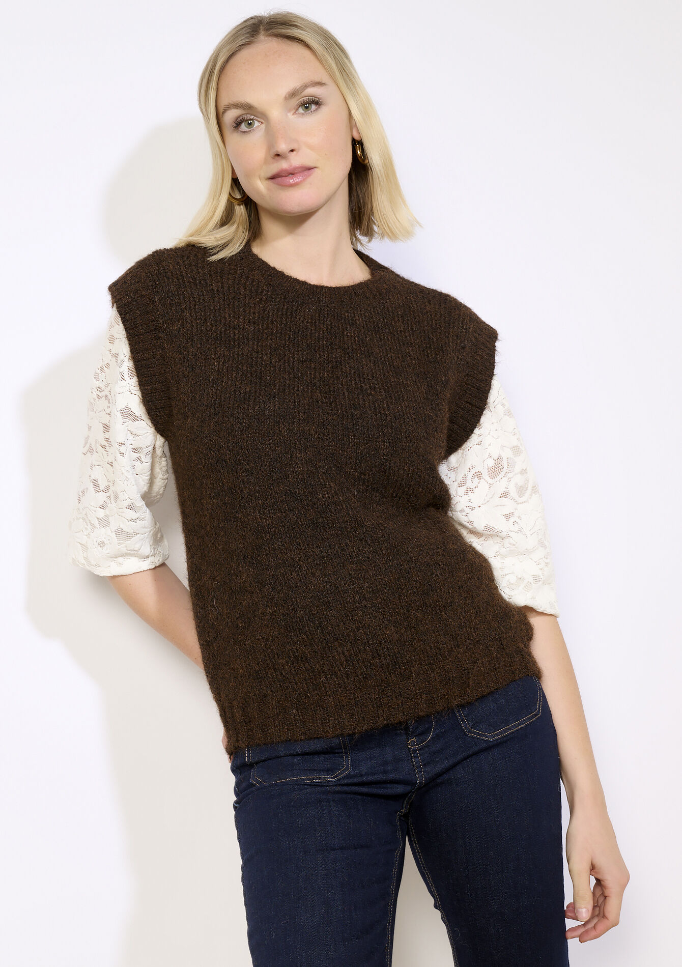 Zachte mouwloze trui - BROWN DARK CHOCOLATE - 04007042_3720