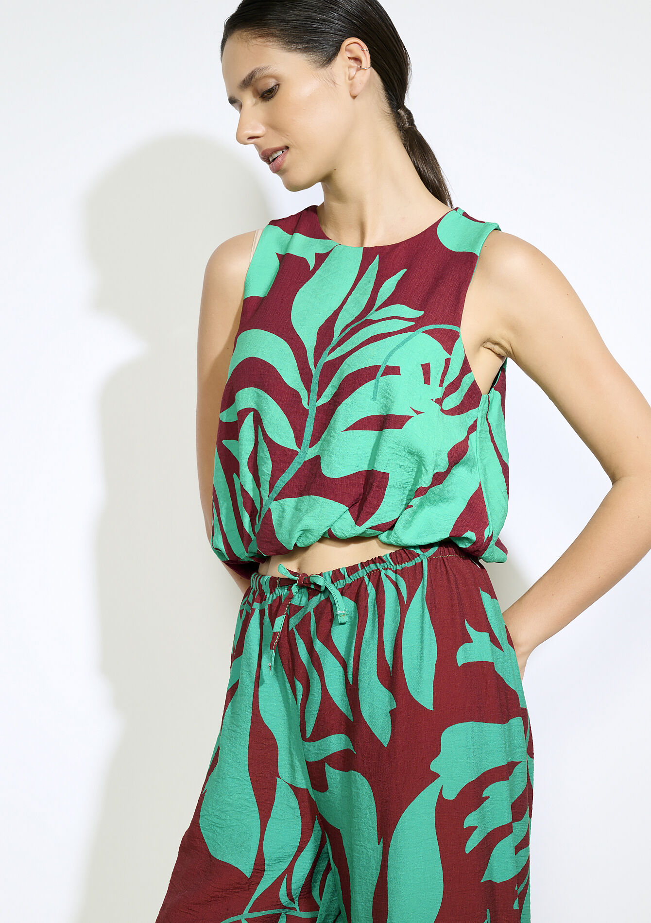 Mouwloze top met print - BROWN DARK CHOCOLATE - 05702899_3720