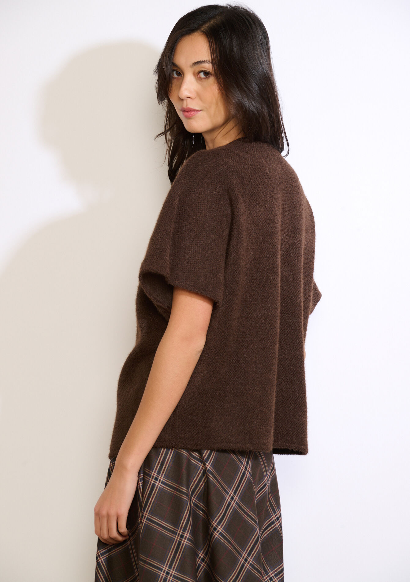 buttoned textured vest - BROWN DARK CHOCOLATE - 09101092_3720