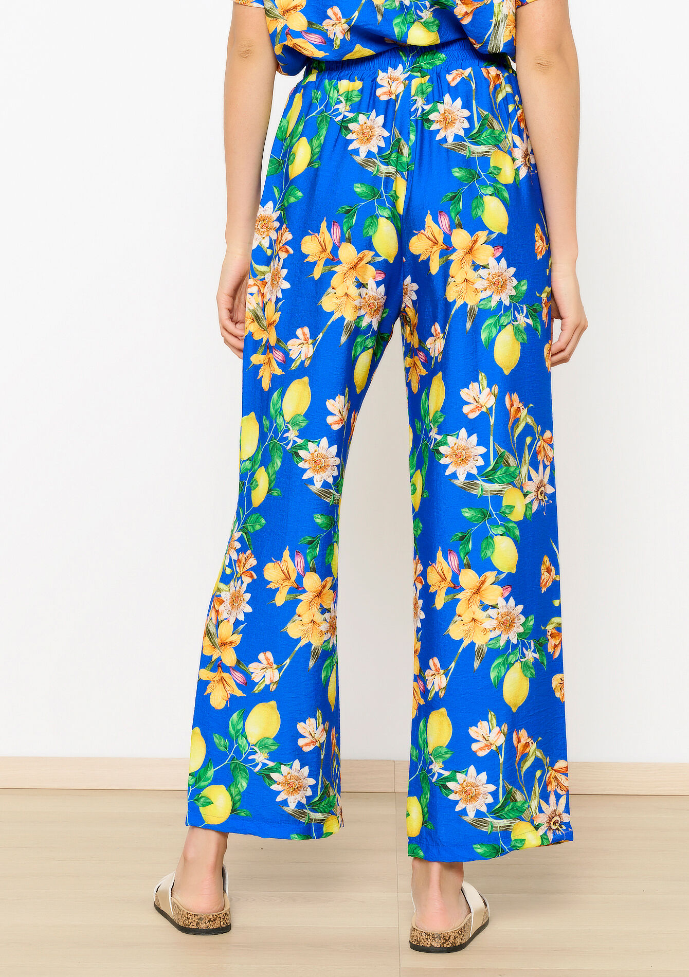 Losse broek met tropische print, Losse broek met tropische print - ELECTRIC BLUE - 06600879_1619