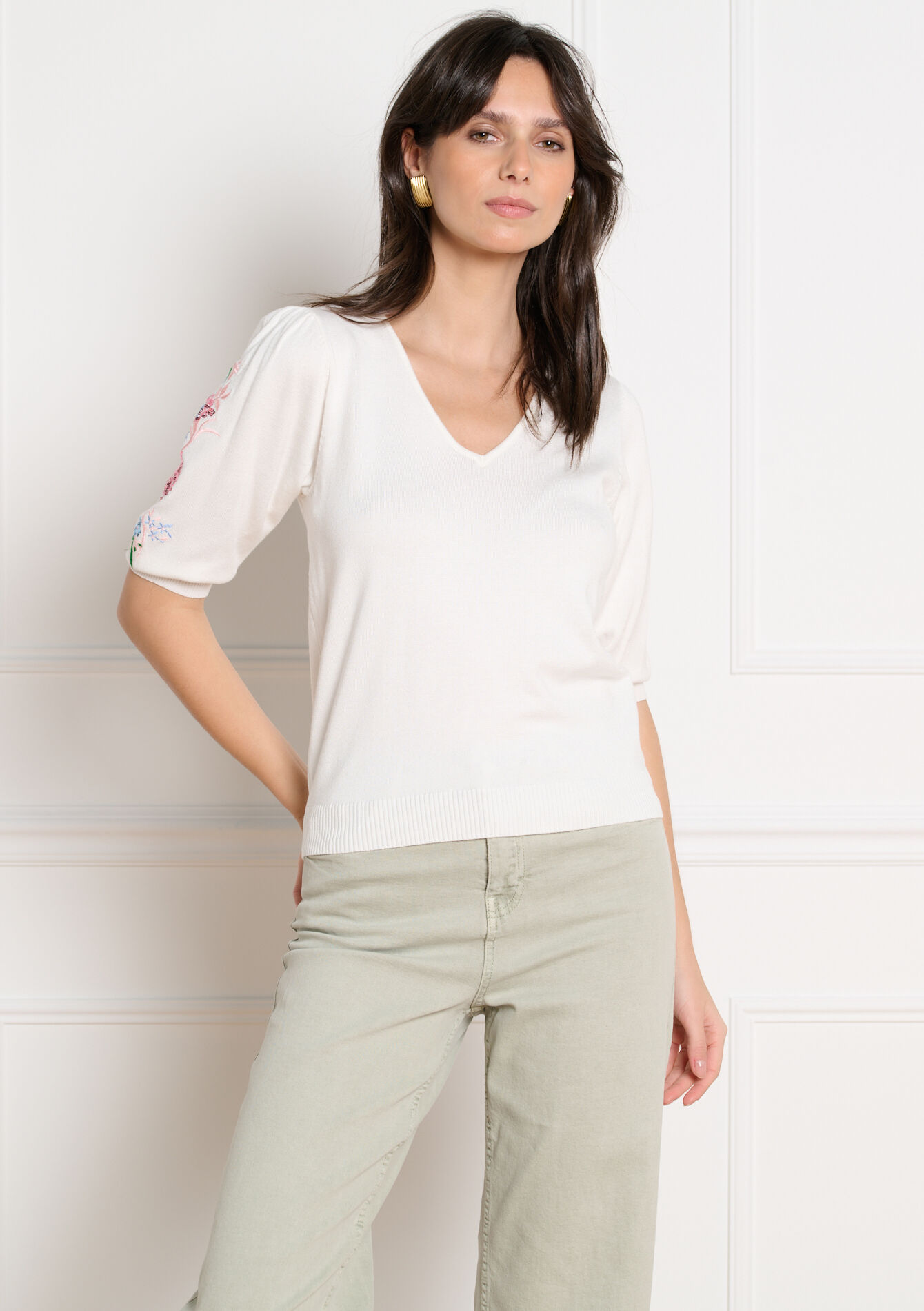 Trui met geborduurde bloemen - OFFWHITE - 04007221_1001