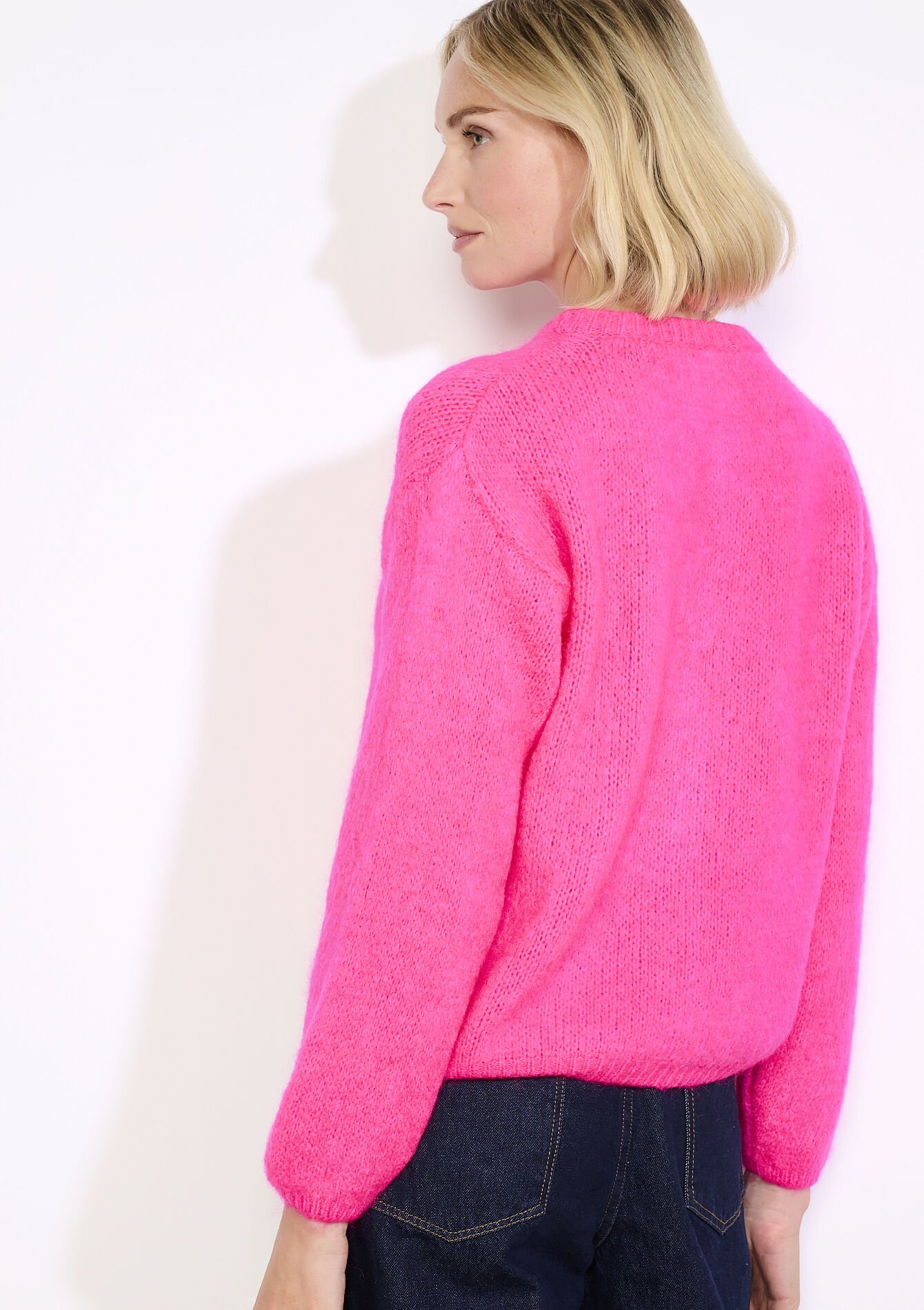 Zachte cardigan met knopen, Zachte cardigan met knopen - FLUO PINK - 04101383_5727
