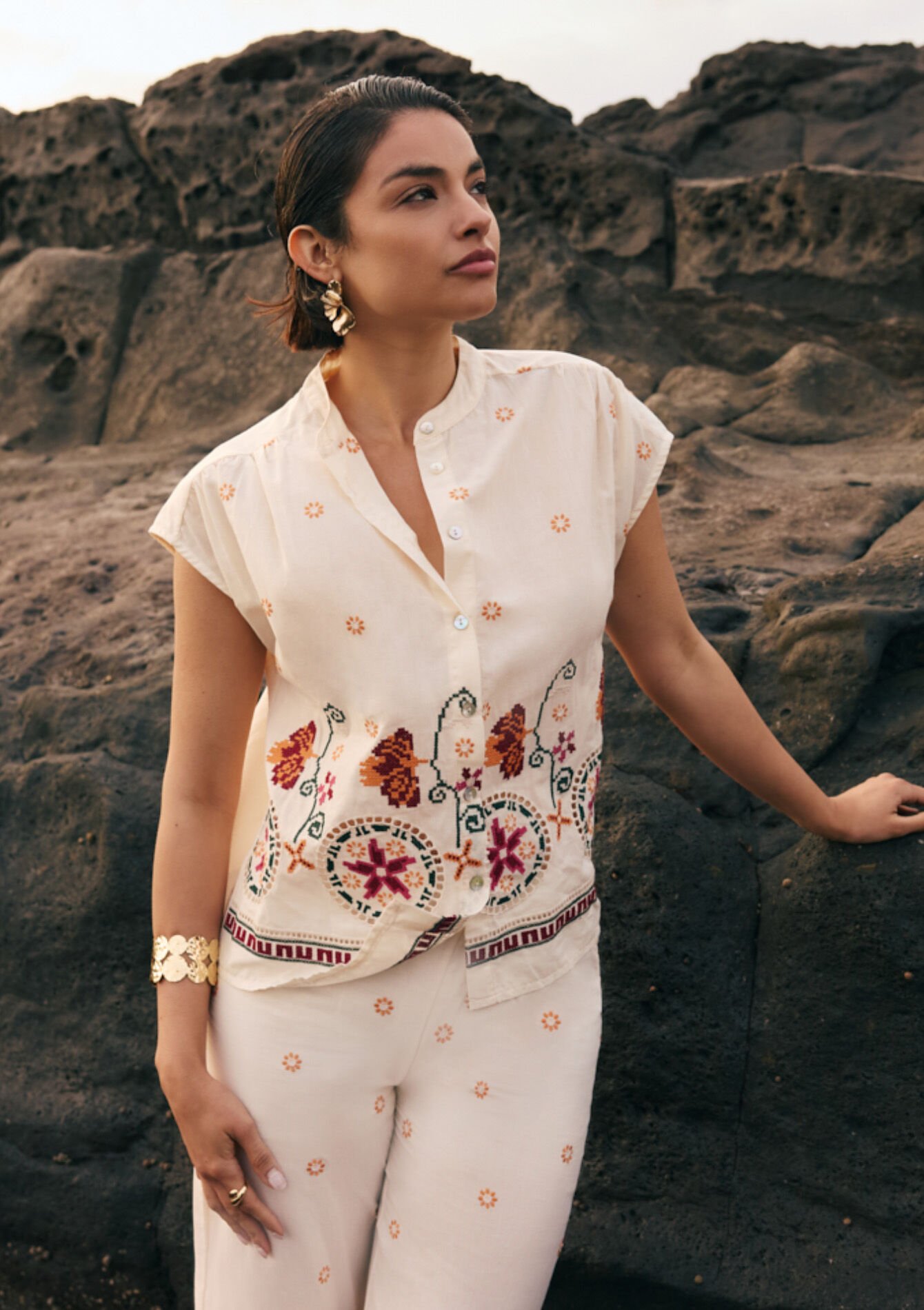 Blouse brodée manches courtes, , hi-res