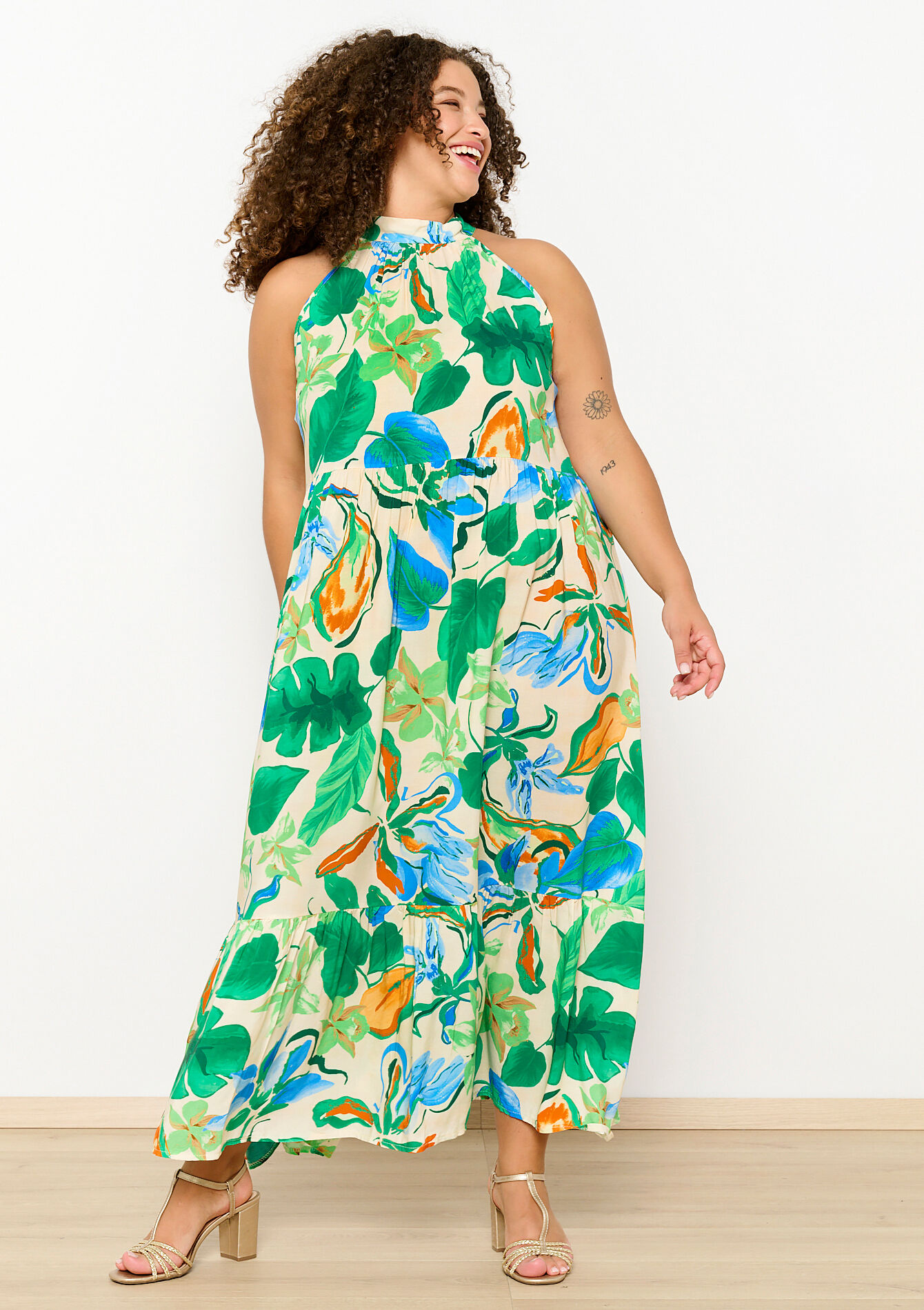 Halter dress with tropical print - OPTICAL WHITE - 08103745_1019