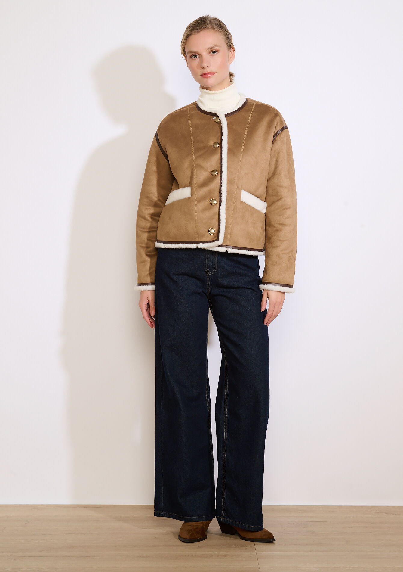 Veste courte en peau lainée, Veste courte en peau lainée - BROWN DARK CHOCOLATE - 23000784_3720