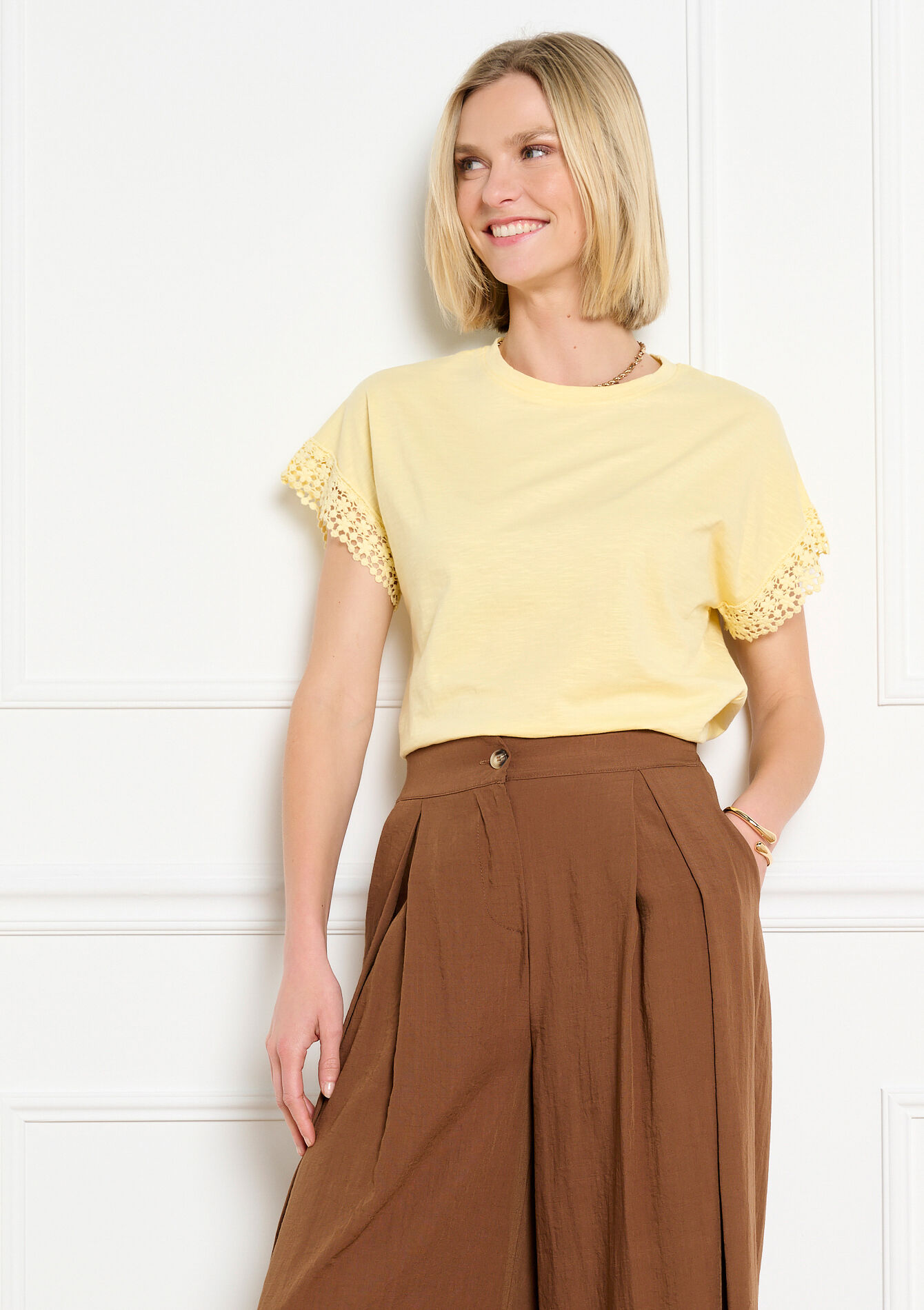 T-shirt met kanten mouwen - YELLOW PASTEL - 02301939_5004