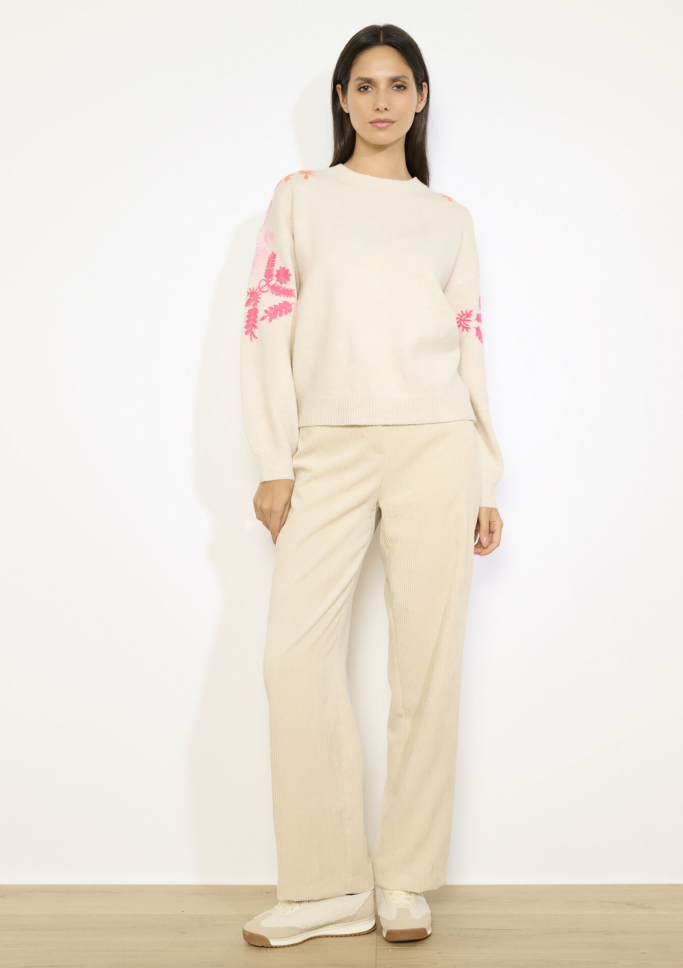 Trui met geborduurde mouwen, Trui met geborduurde mouwen - LT BEIGE - 04007060