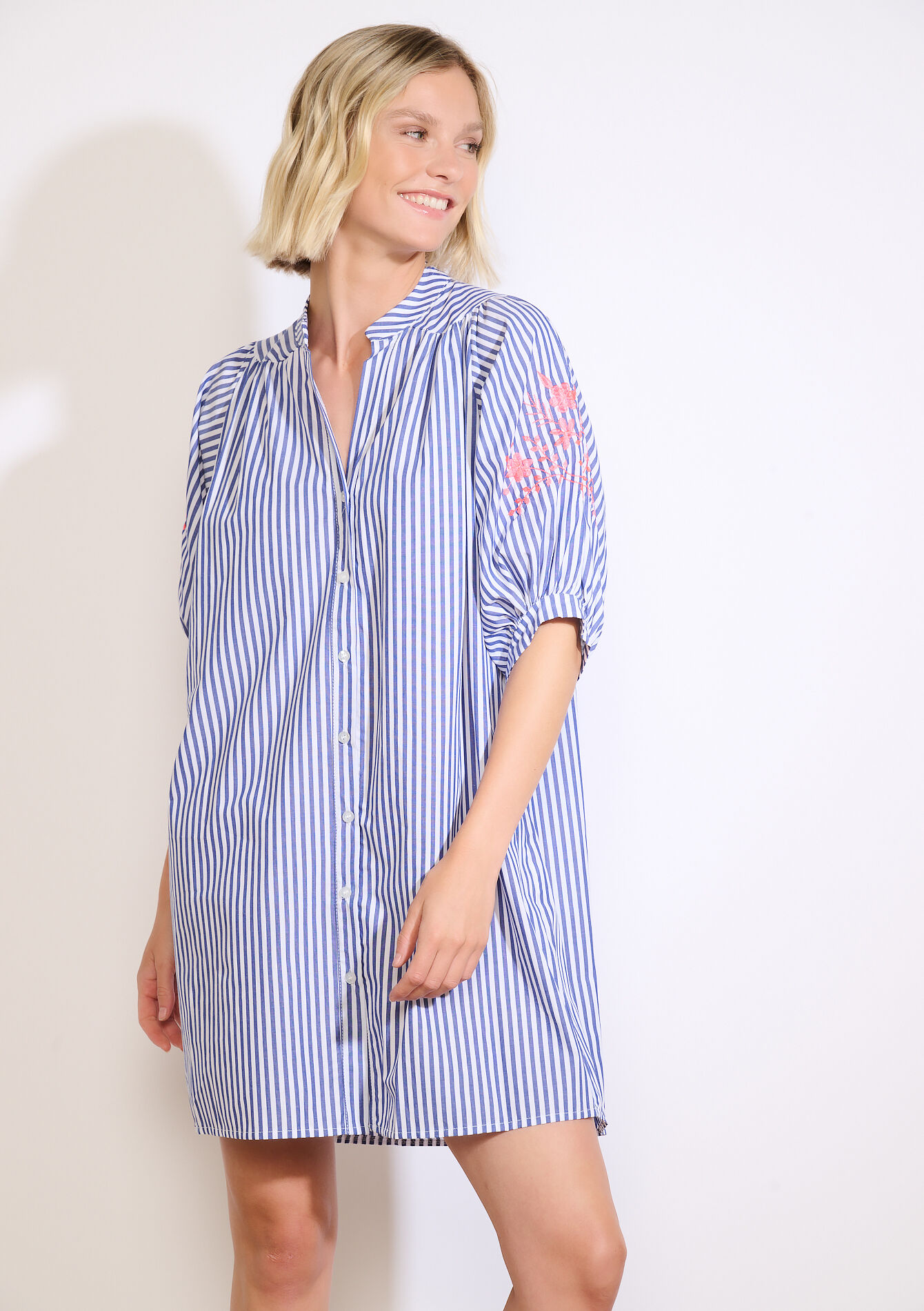 Geborduurde jurk met strepen, , back