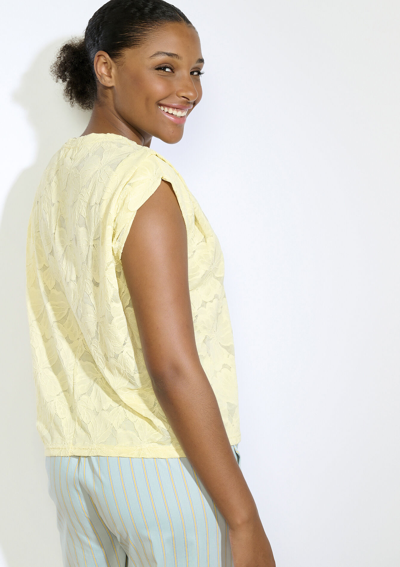 Kanten top met bloemen, Kanten top met bloemen - YELLOW PASTEL - 02200521