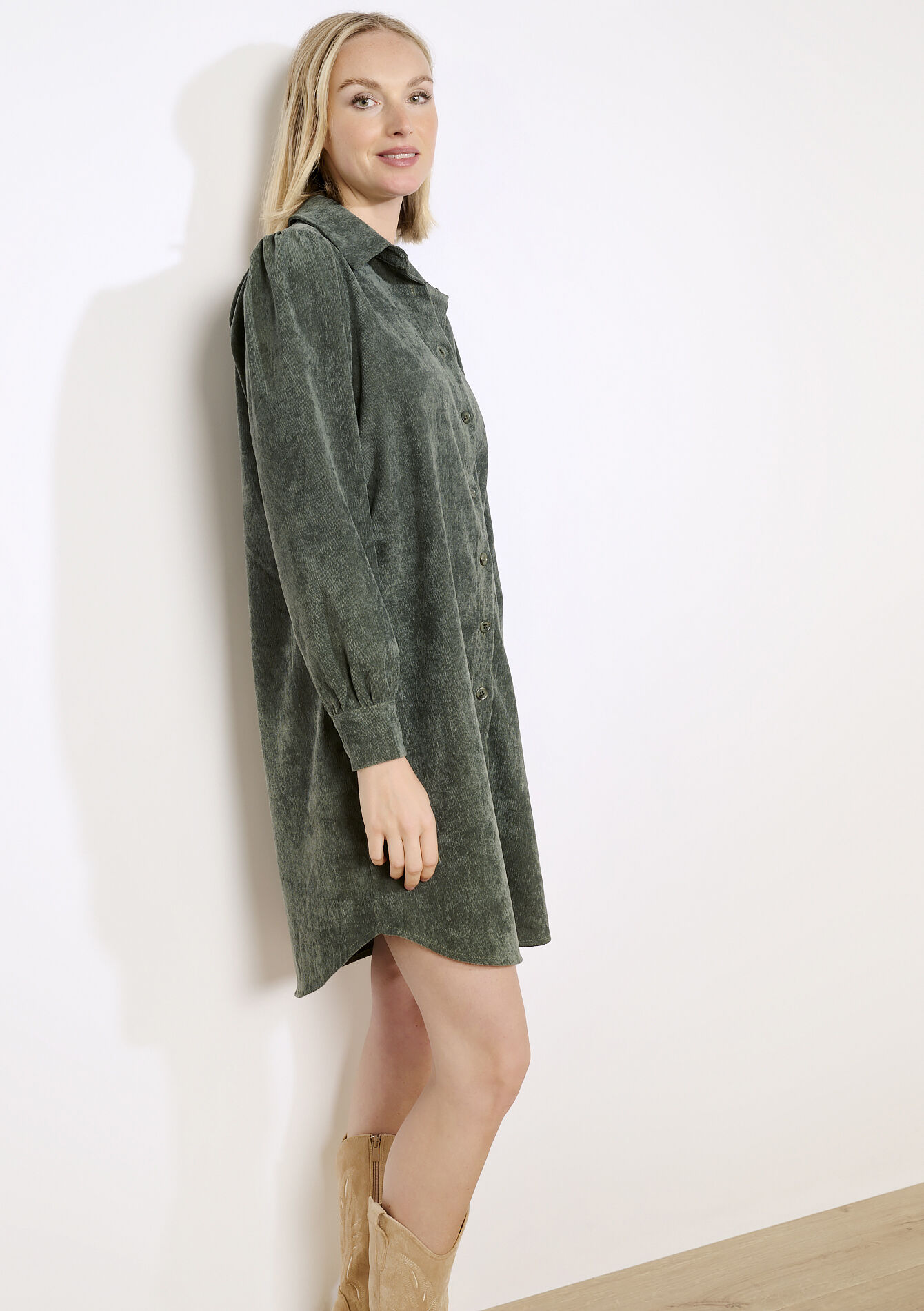 Ribfluwelen overhemdjurk - KHAKI MED - 08104418_4327