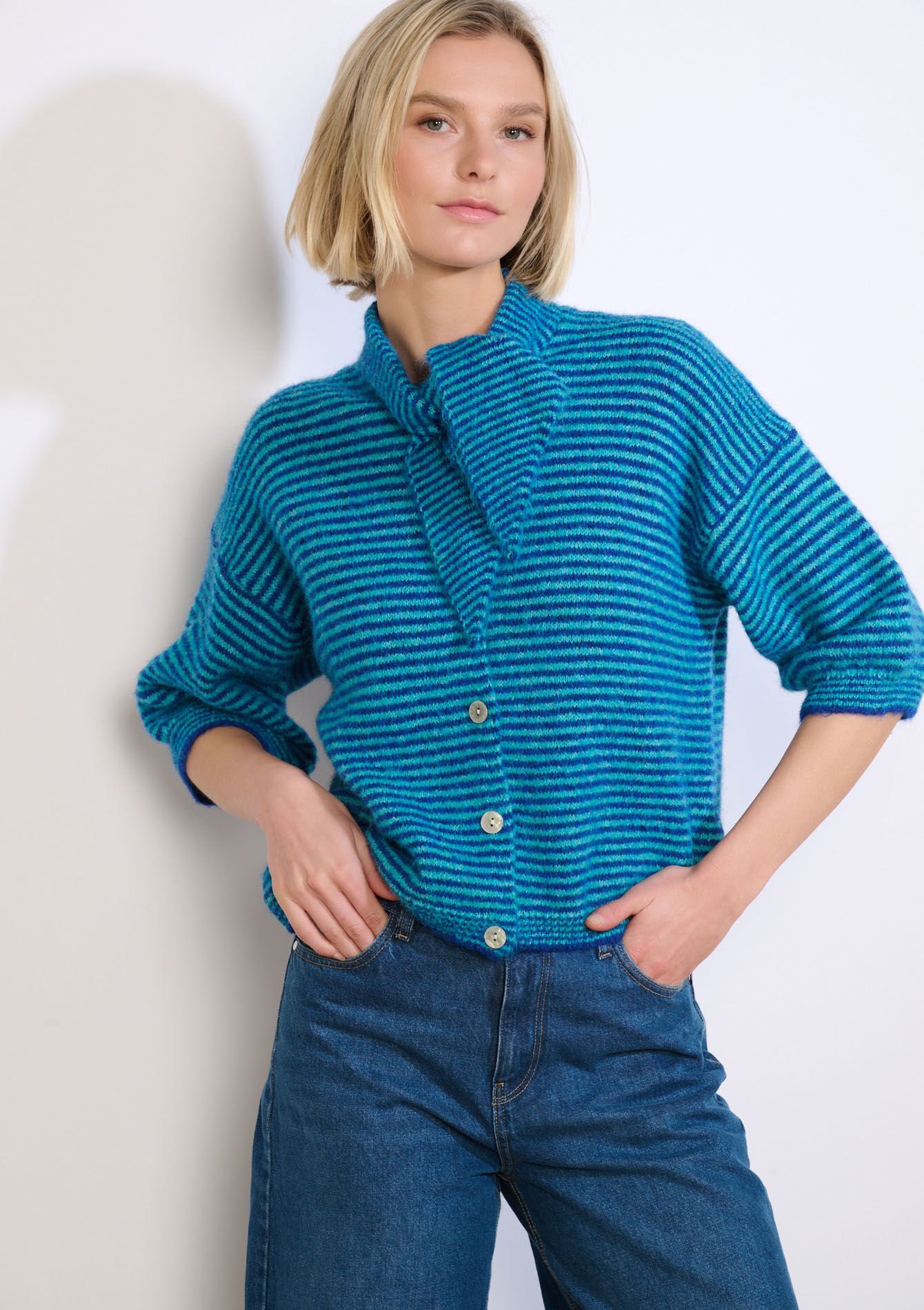 Gestreept vest met strikkraag, Gestreept vest met strikkraag - BLUE COBALT - 04101450_2925