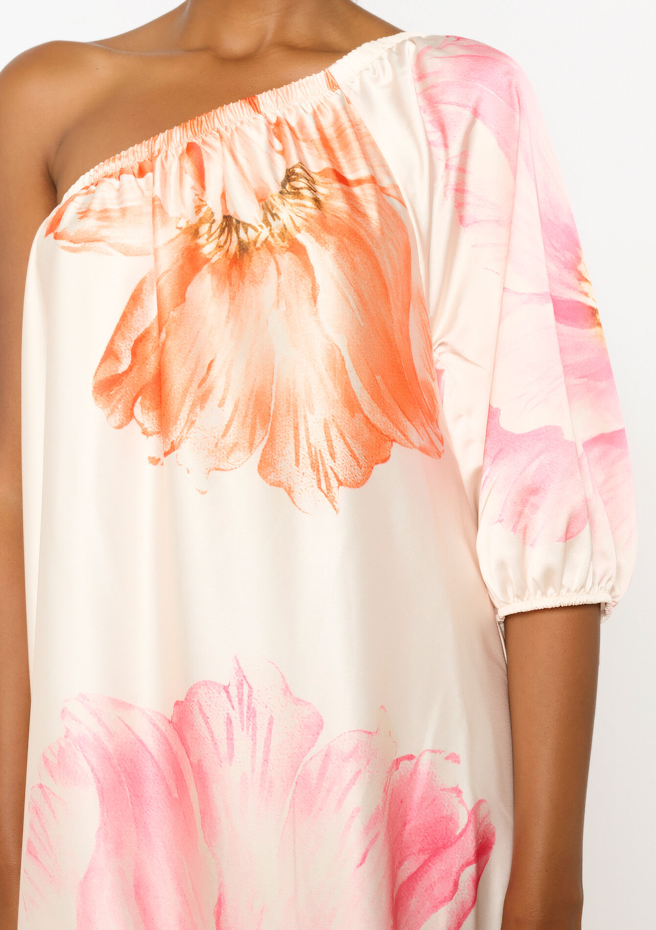 Robe asymétrique en satin avec fleurs, Robe asymétrique en satin avec fleurs - VANILLA WHITE - 08103620_1013