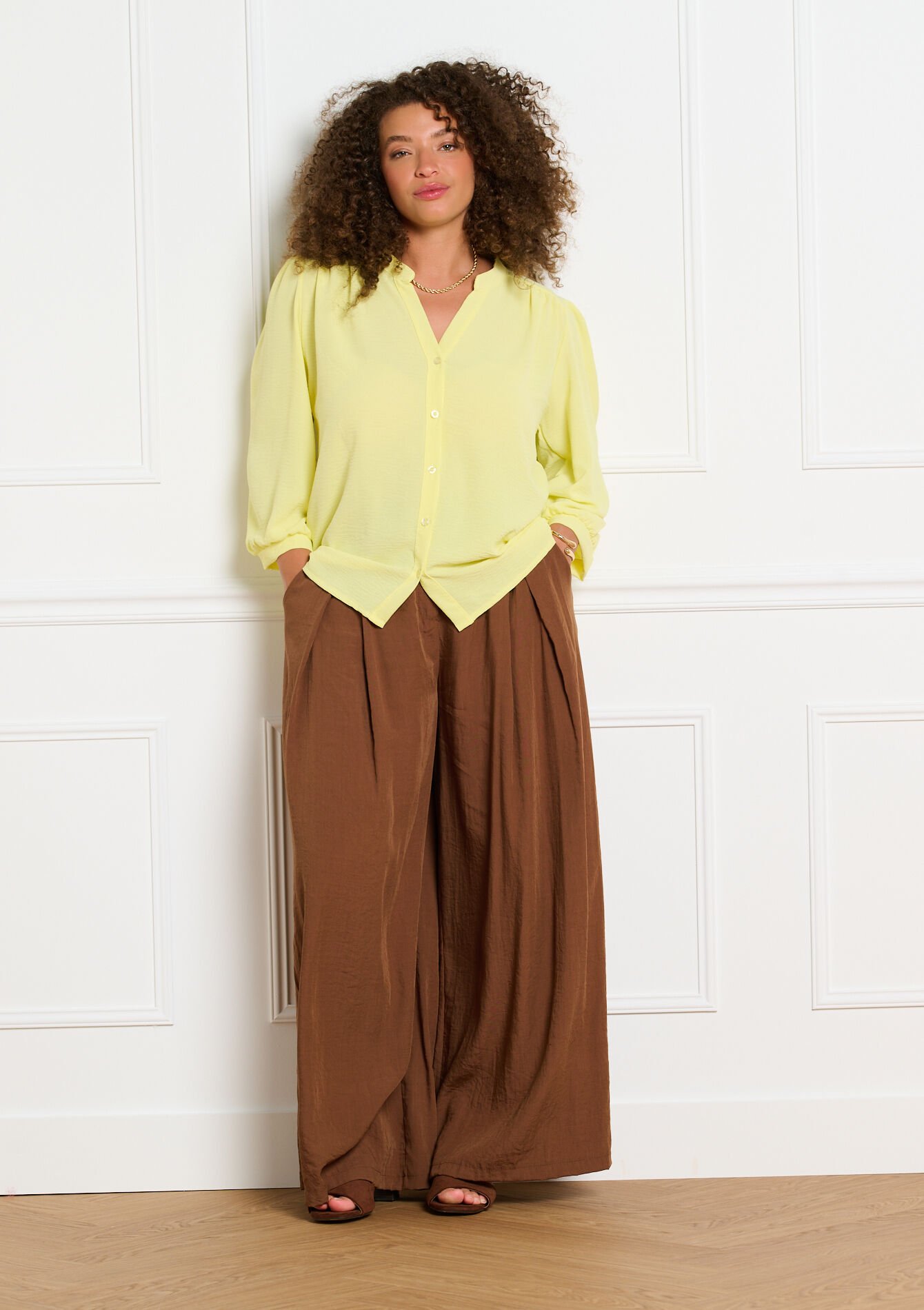 Vloeiende blouse met V-hals, Vloeiende blouse met V-hals - YELLOW PASTEL - 05703042_5004