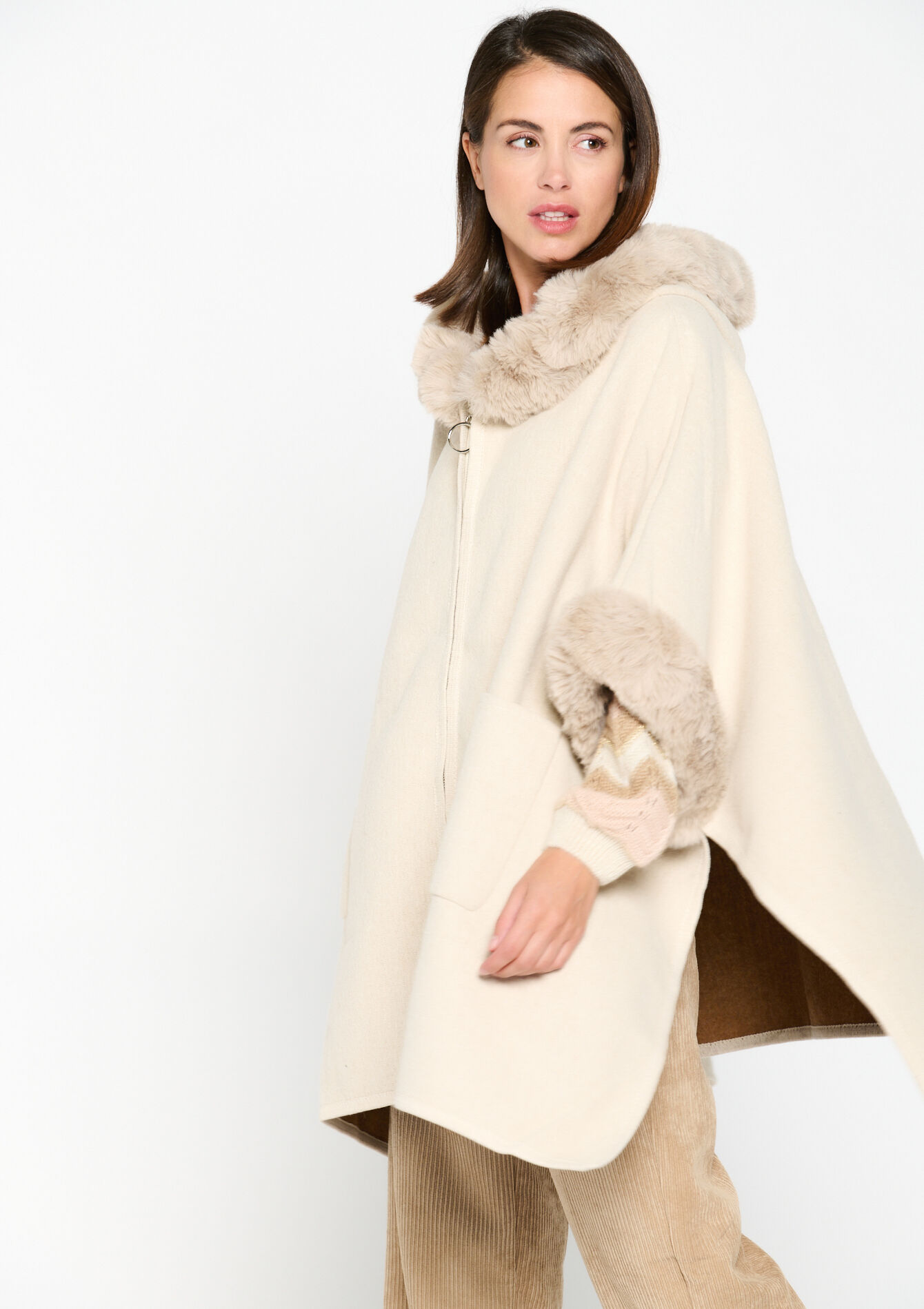 Poncho with faux fur - ECRU PEACH - 1077984