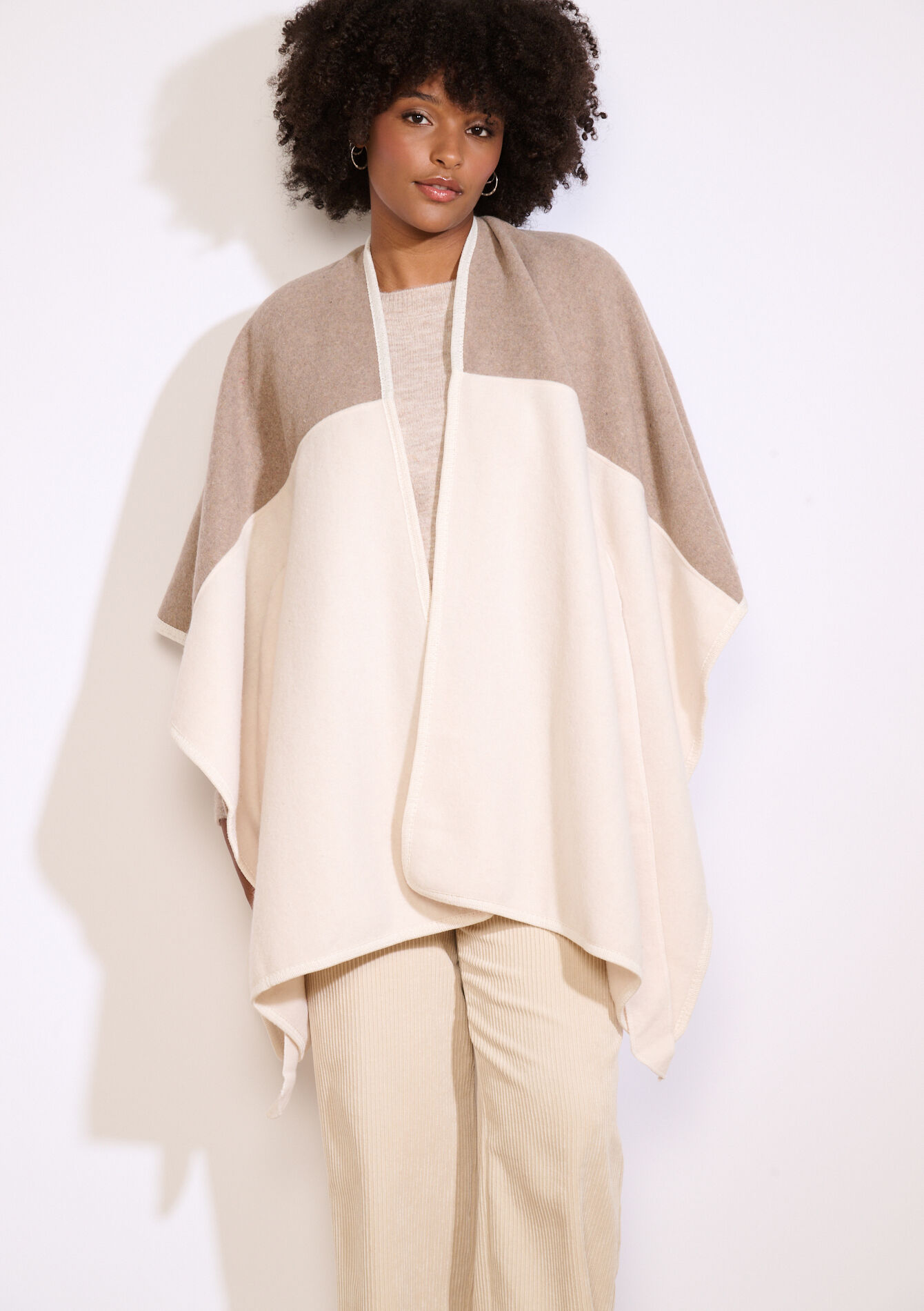 Tweekleurige omslagponcho, Tweekleurige omslagponcho - ECRU PEACH - 17101351_2564