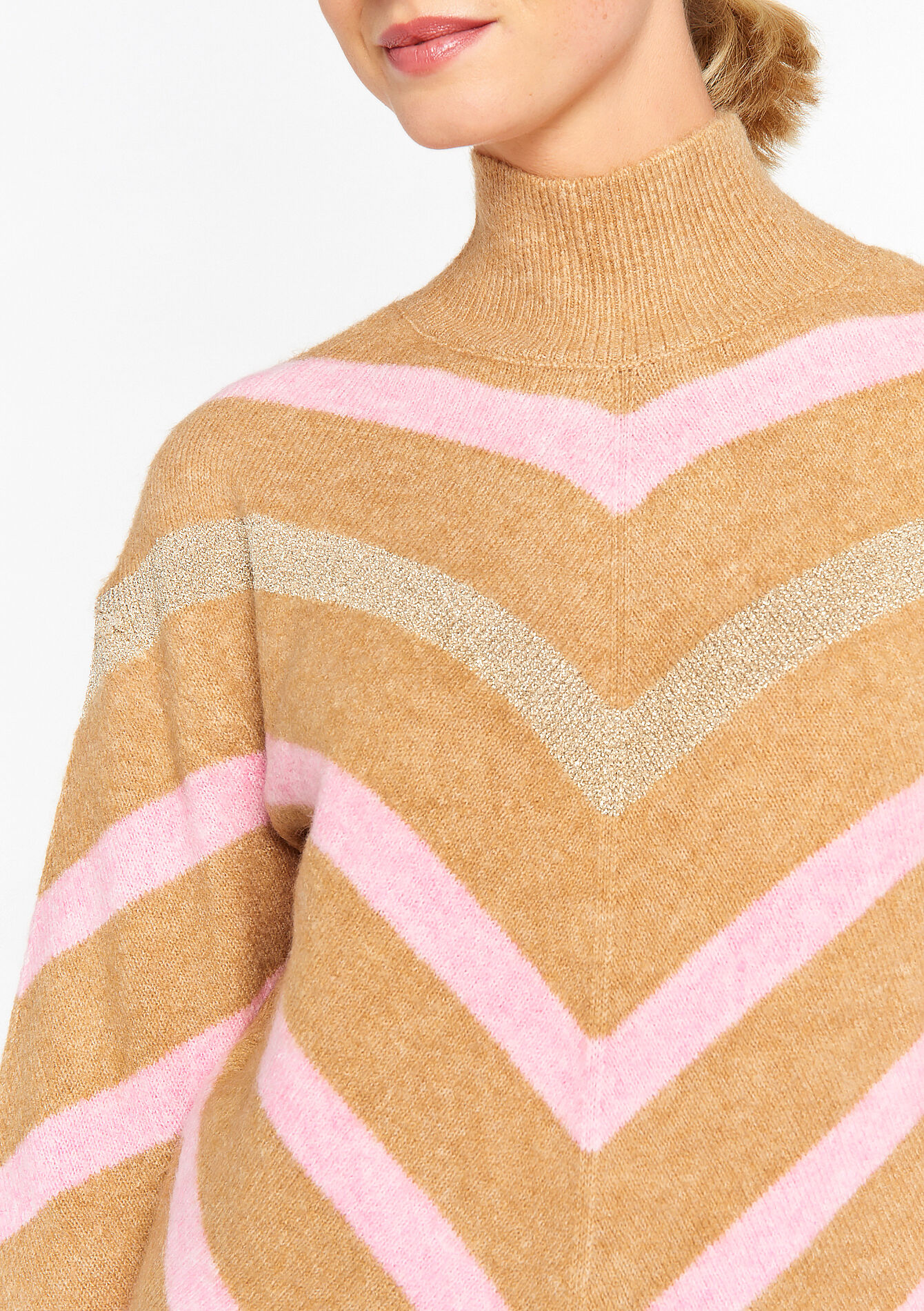 Turtleneck with V-pattern, Turtleneck with V-pattern - LIGHT CAMEL - 04006157_3814