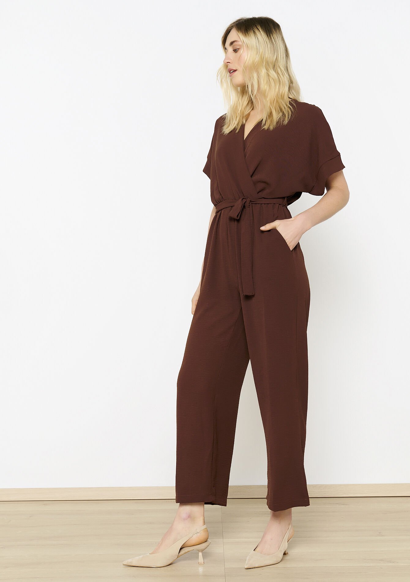 Vloeiende jumpsuit met ceintuur, Vloeiende jumpsuit met ceintuur - BROWN DARK CHOCOLATE - 06004640_3720