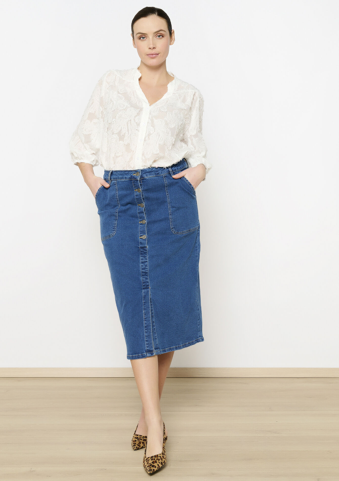 Midi denim skirt with buttons, Midi denim skirt with buttons - MEDIUM BLUE - 07101330_0500