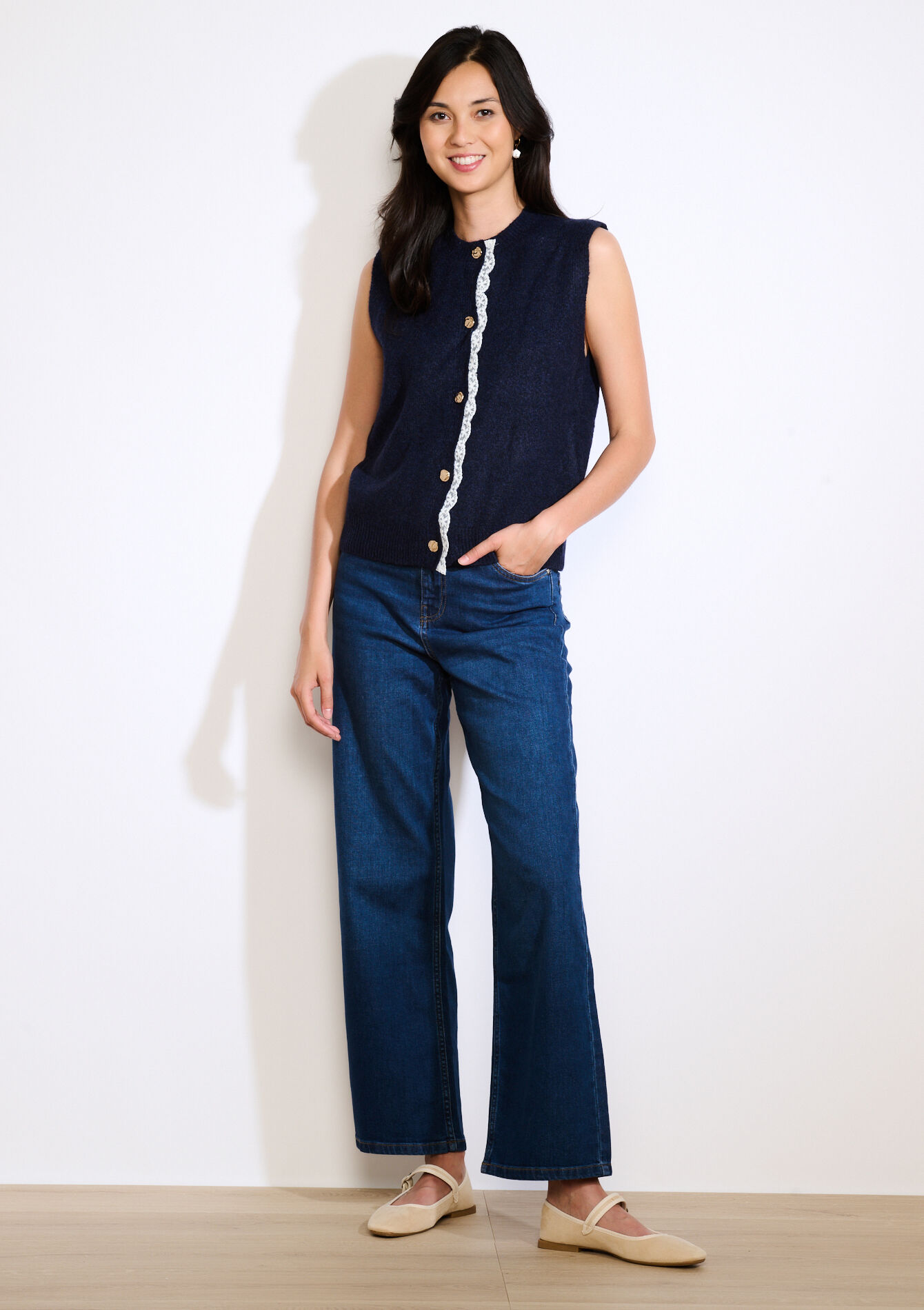 Sleeveless soft buttoned cardigan - NAVY BASIC - 04101322_2723