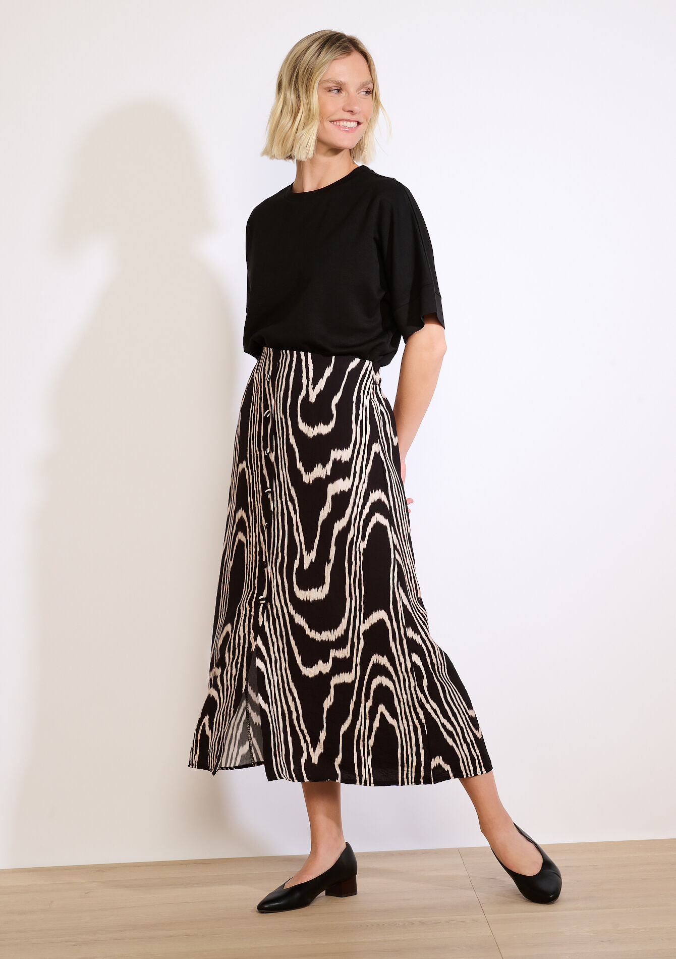 Buttoned printed midi skirt - BLACK - 07101403_1119